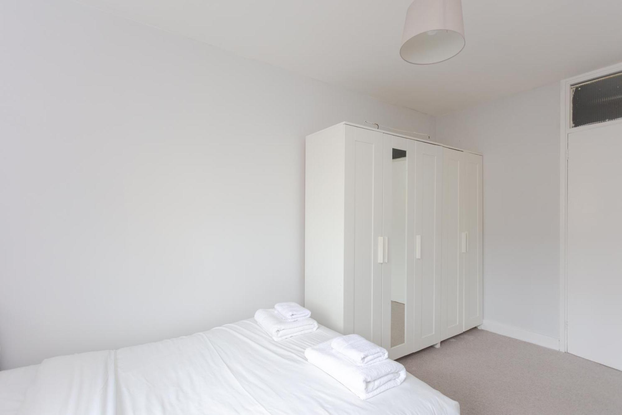 Spacious 3 Bedroom Flat In The Heart Of Shoreditch * London