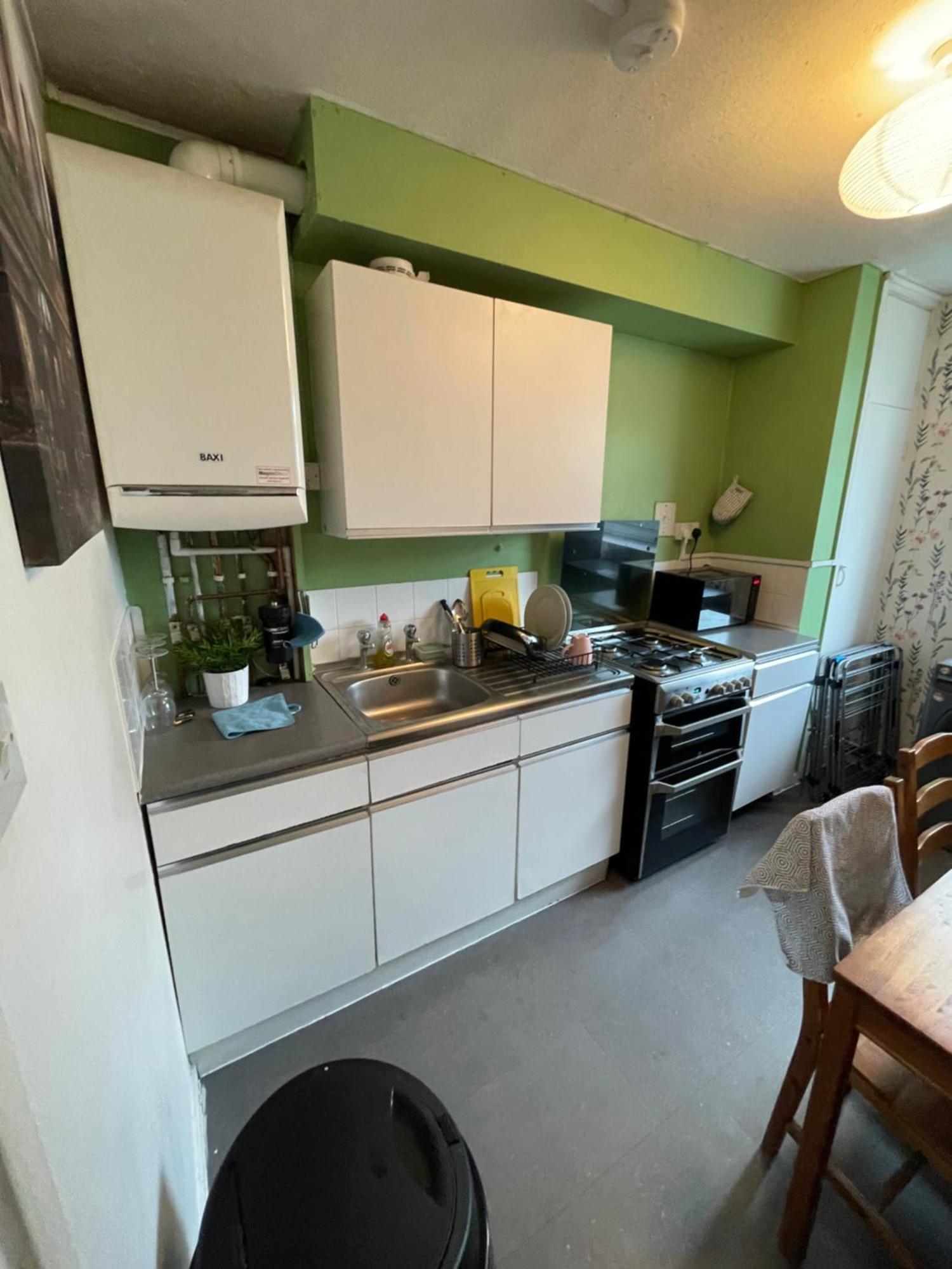 Spacious 3 Bedroom Flat In The Heart Of Shoreditch *
