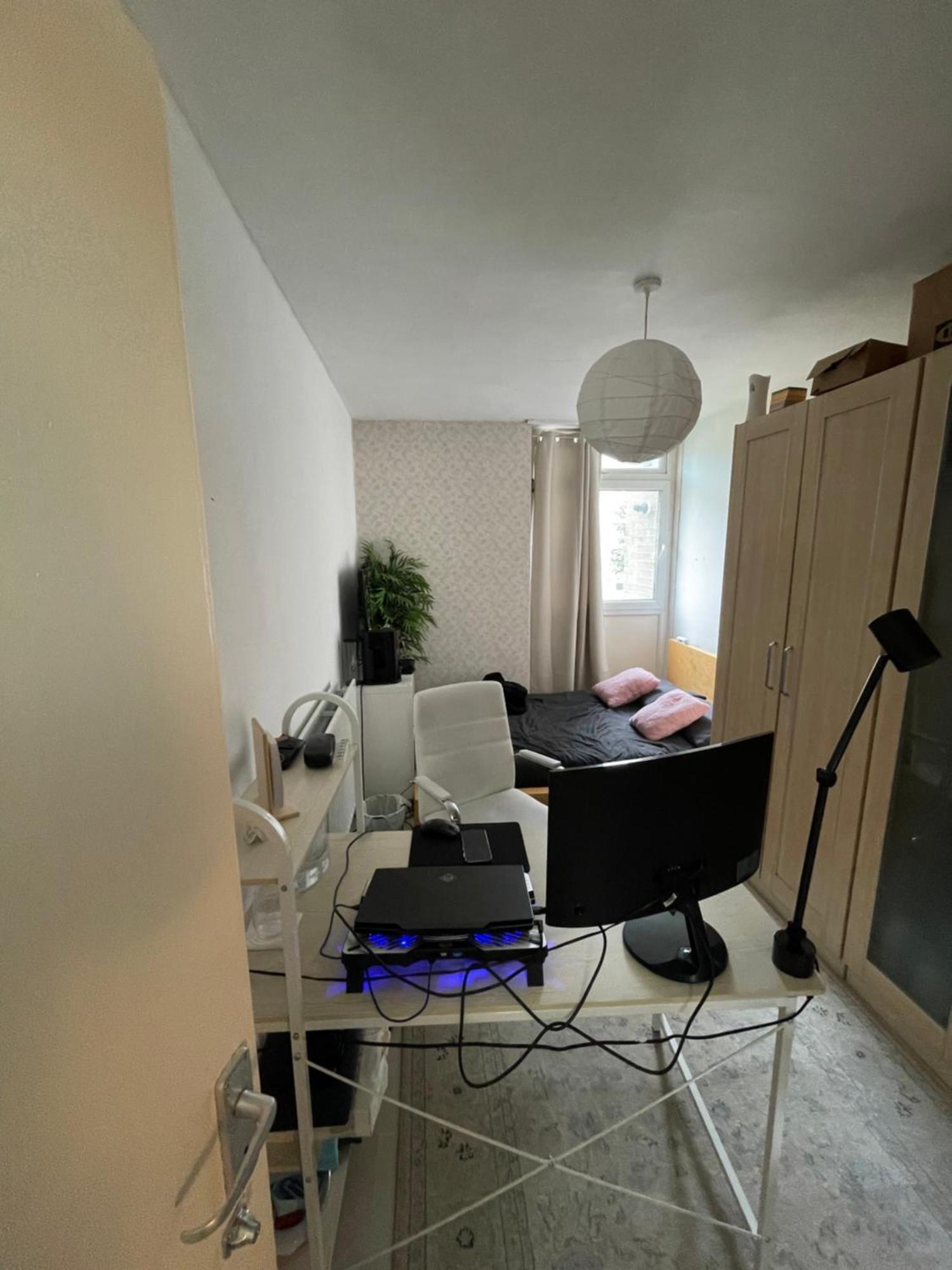 Spacious 3 Bedroom Flat In The Heart Of Shoreditch Apartment
