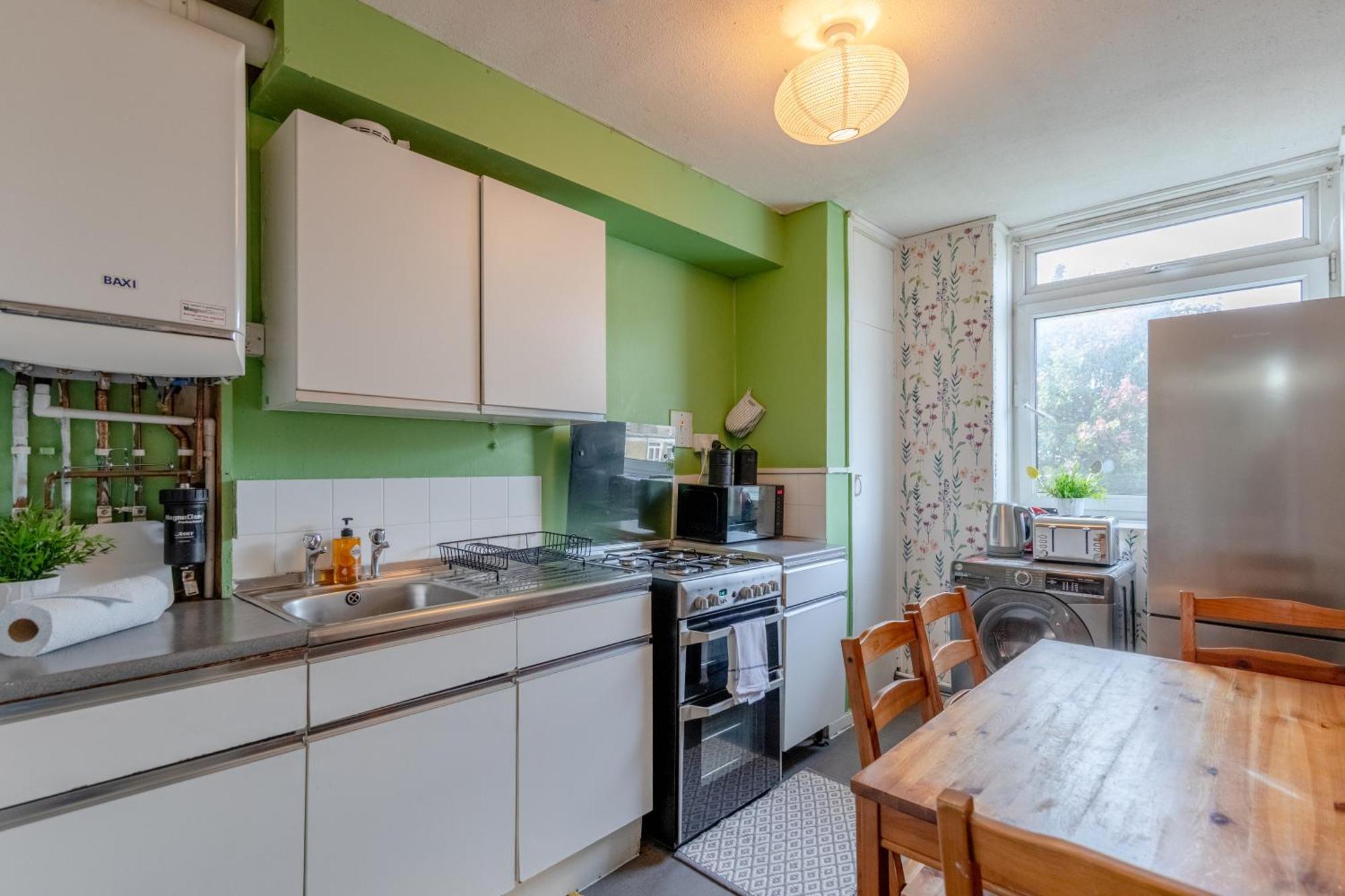 Spacious 3 Bedroom Flat In The Heart Of Shoreditch