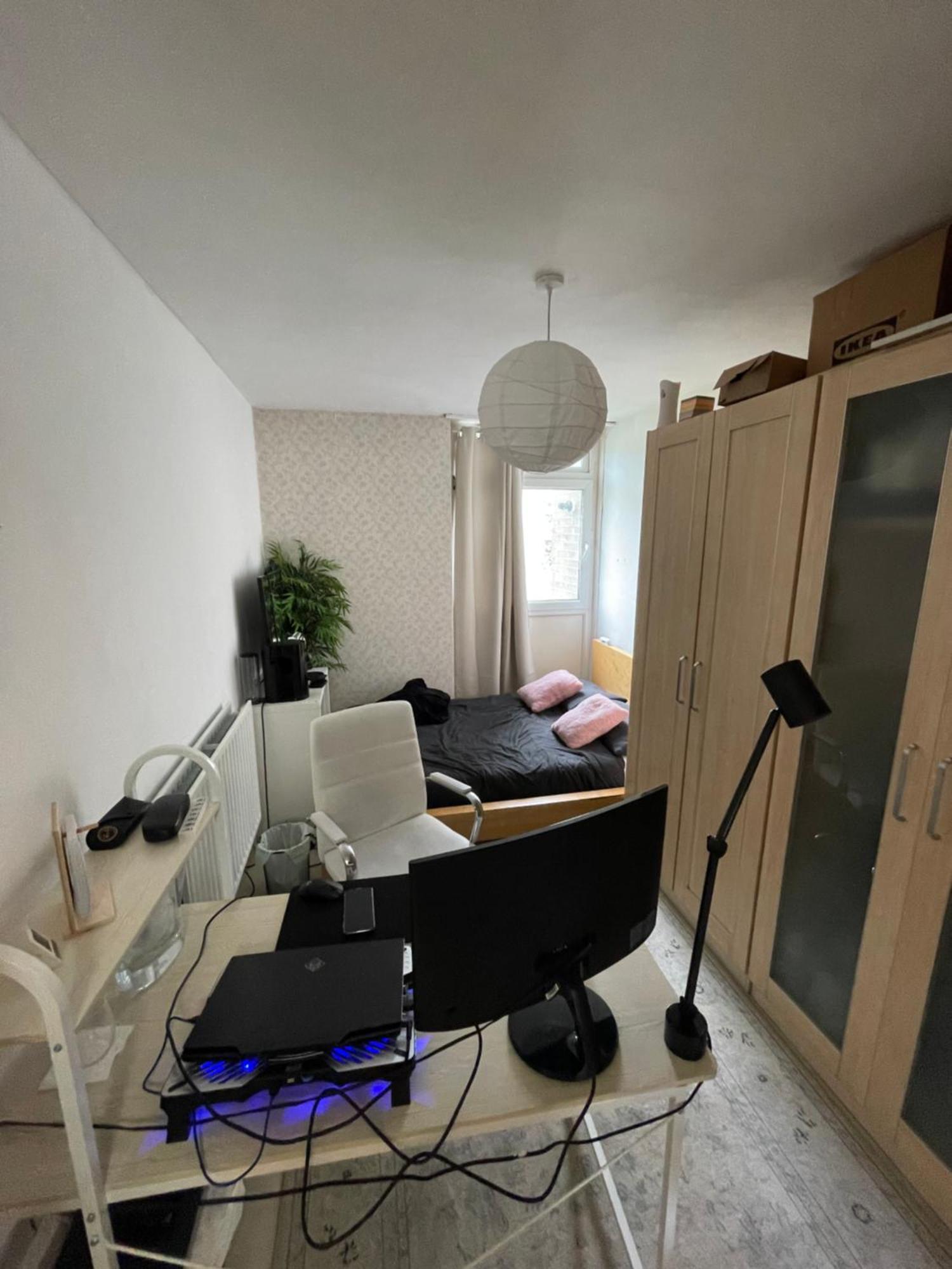Spacious 3 Bedroom Flat In The Heart Of Shoreditch Apartment