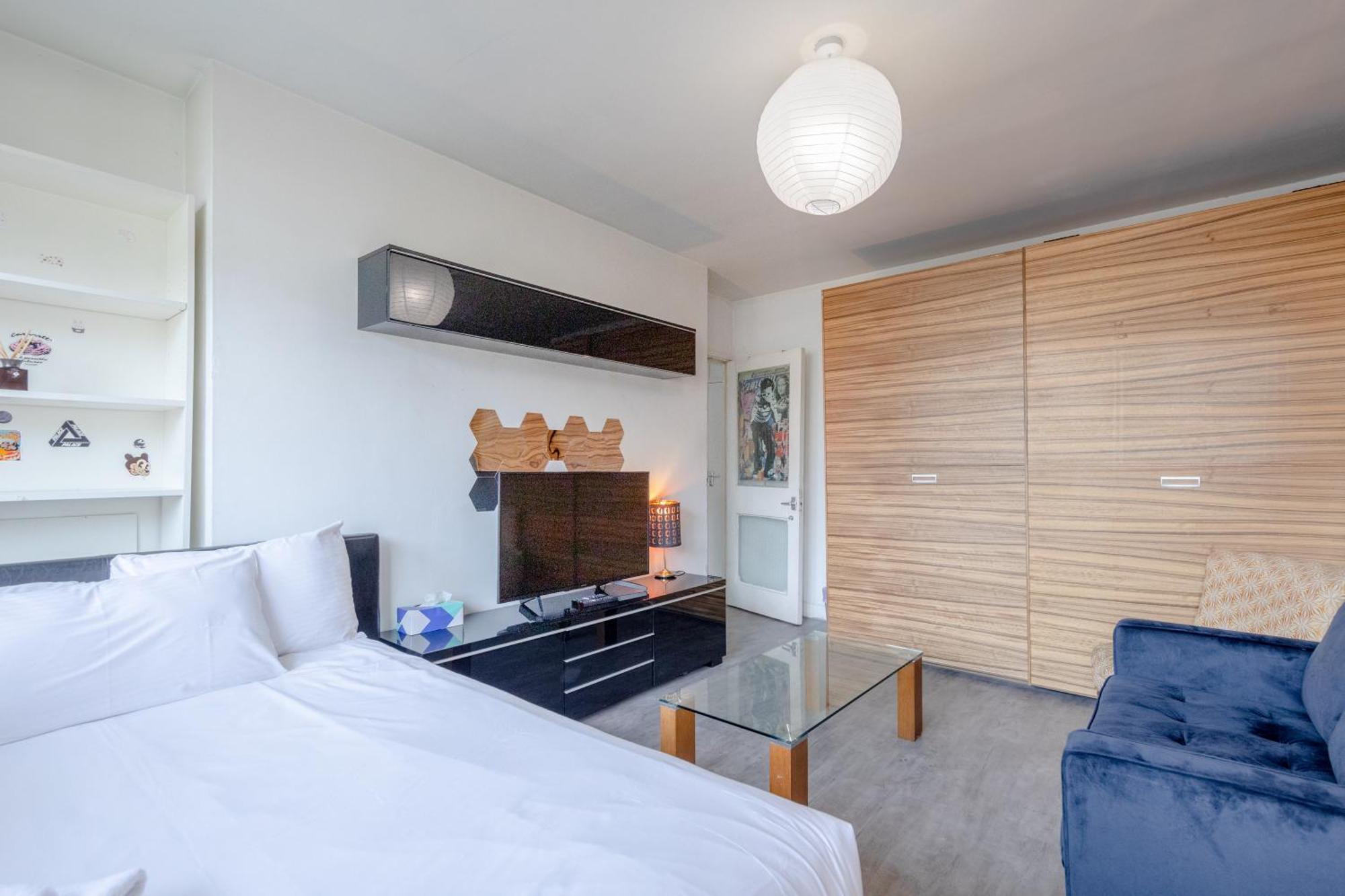 Spacious 3 Bedroom Flat In The Heart Of Shoreditch *