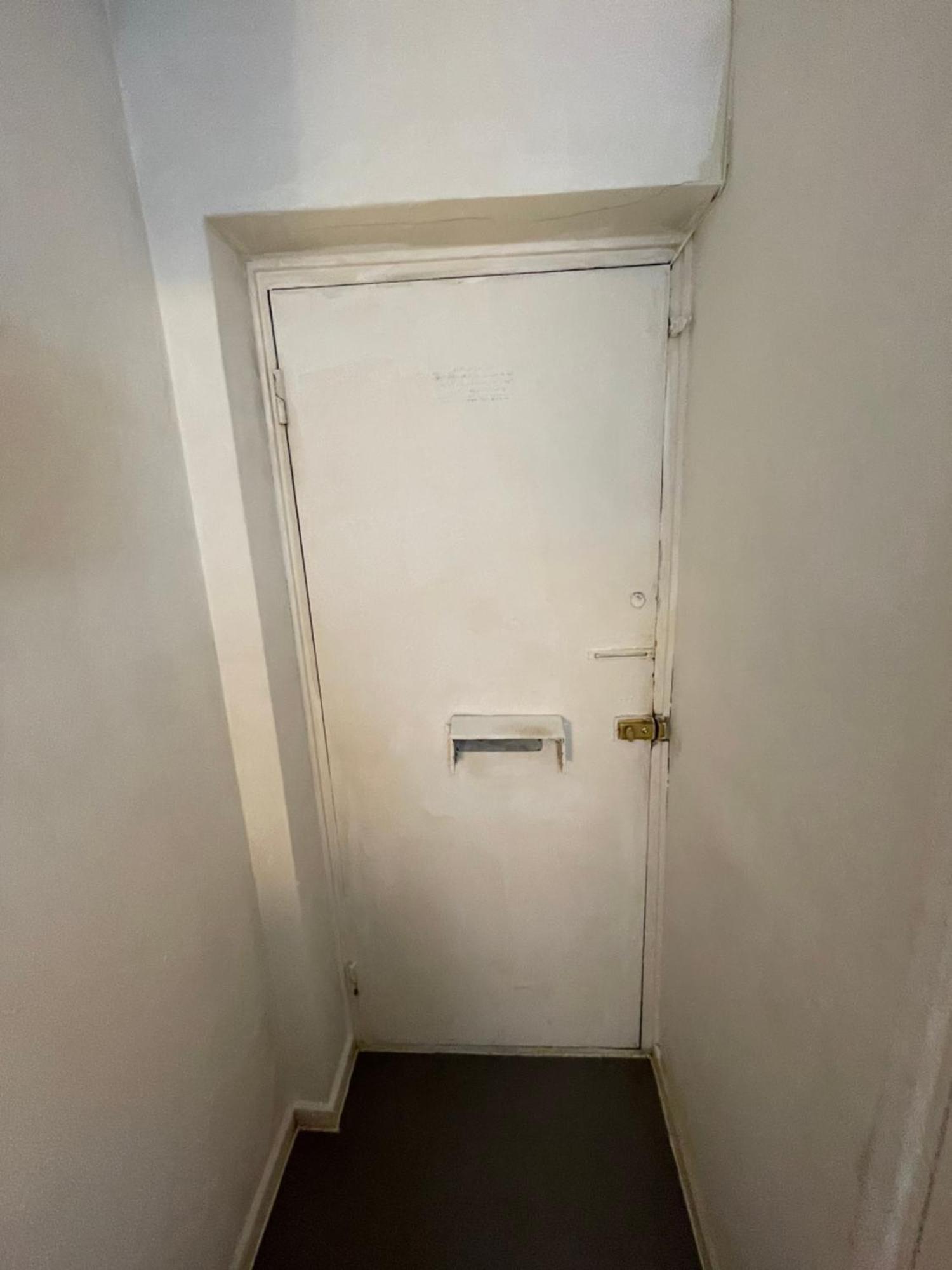 Spacious 3 Bedroom Flat In The Heart Of Shoreditch London
