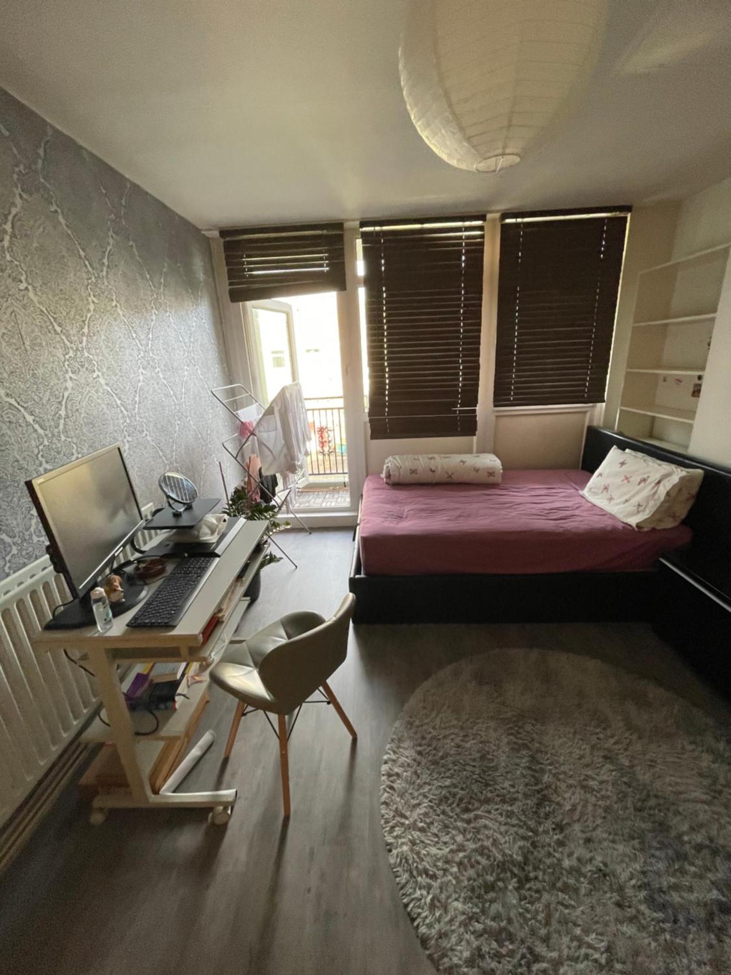 Spacious 3 Bedroom Flat In The Heart Of Shoreditch London