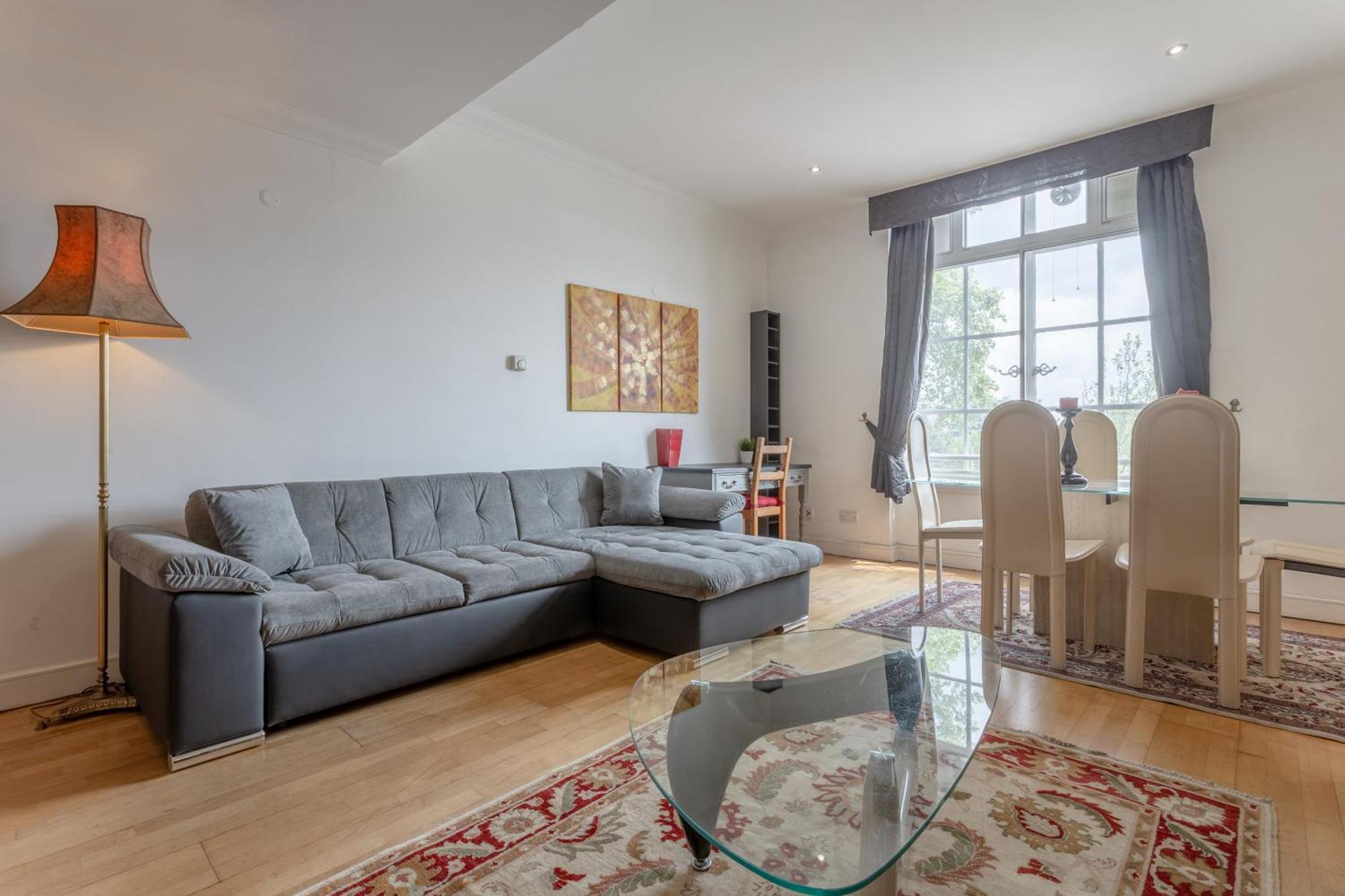 Large & 2bd Flat - Tower Hill Apartment *