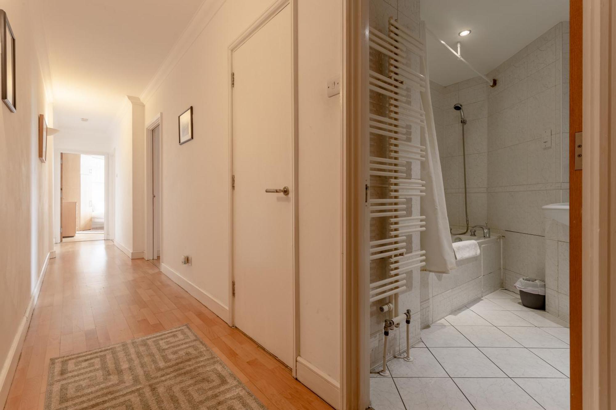 Large & 2bd Flat - Tower Hill Apartment London