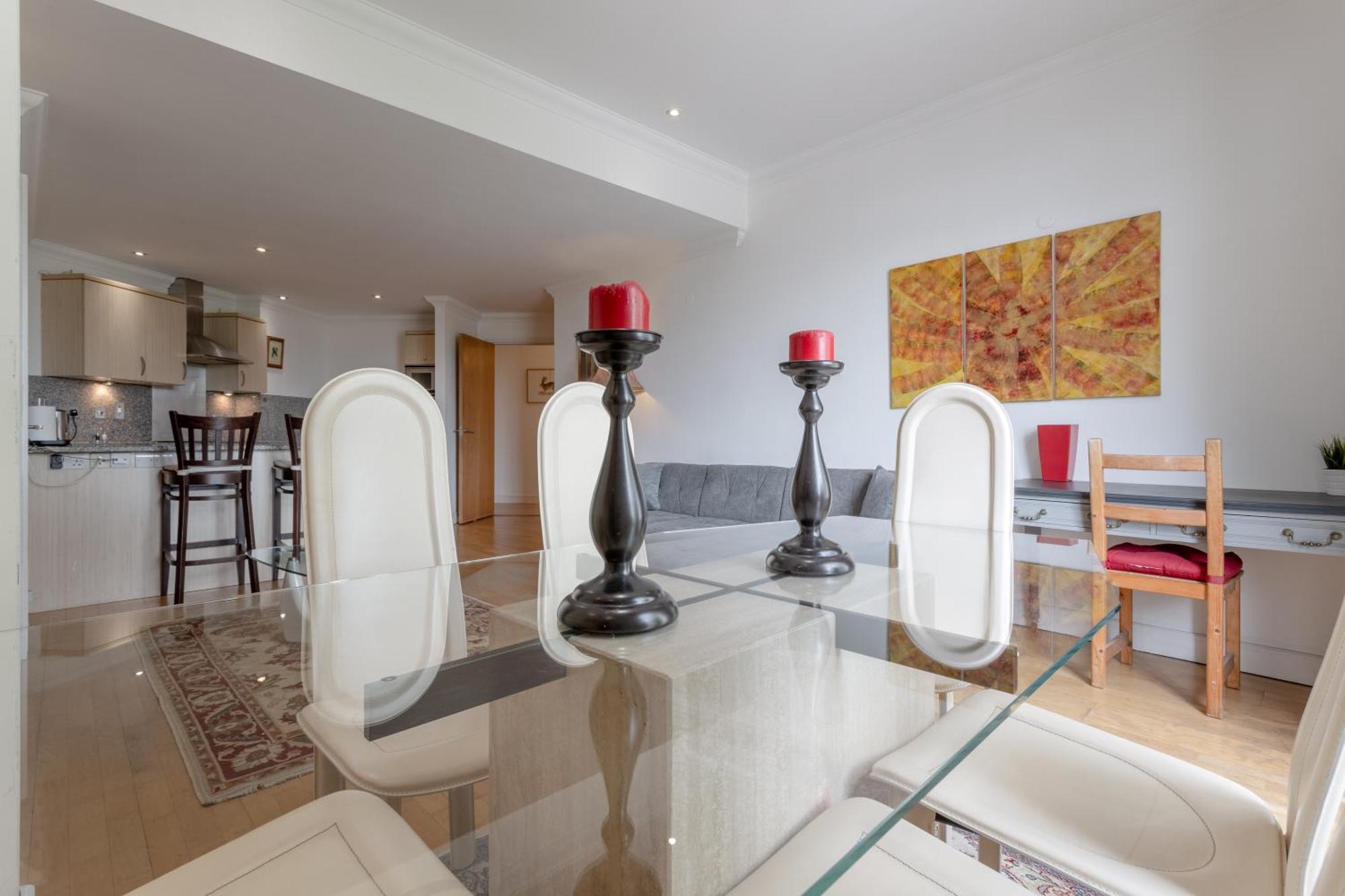 Apartment Large & 2bd Flat - Tower Hill London