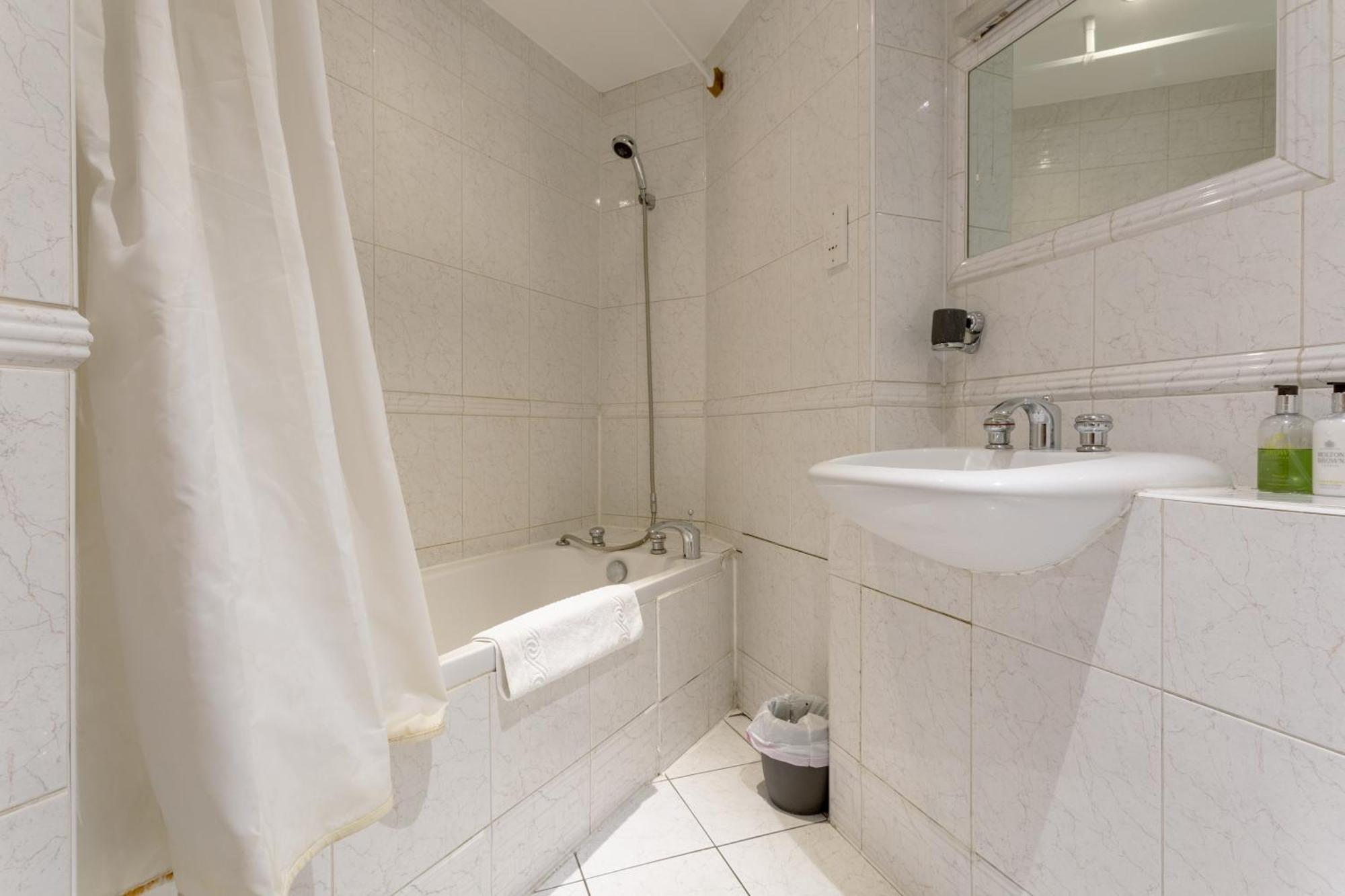 Apartment Large & 2bd Flat - Tower Hill London