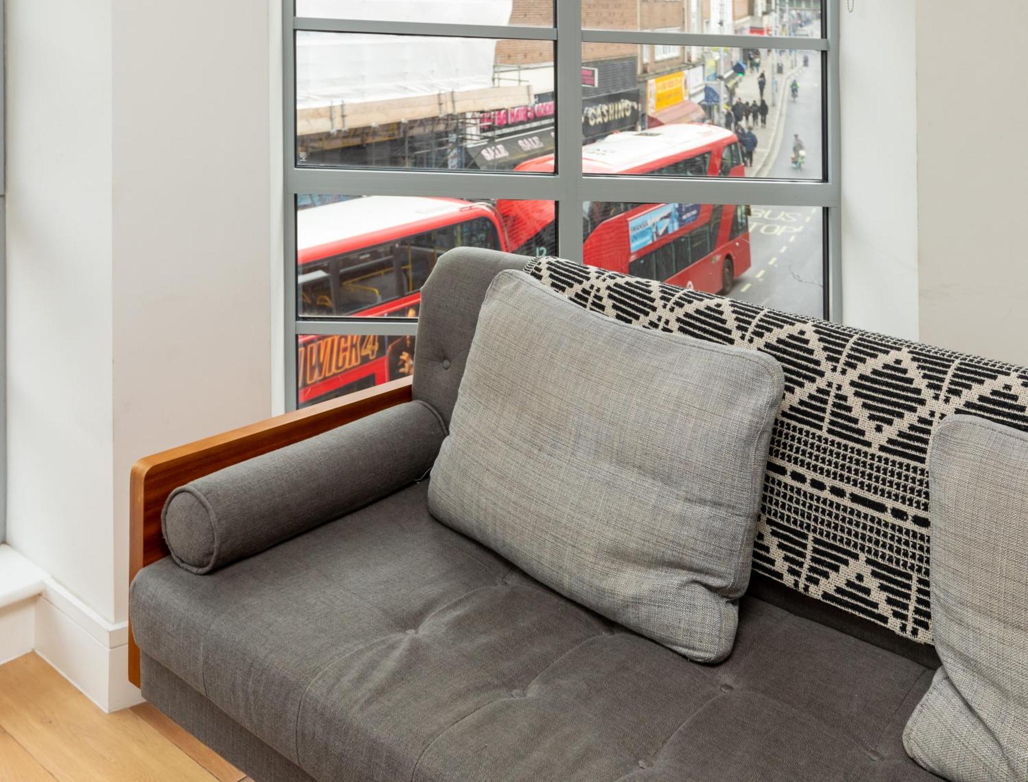 And Bright 1 Bedroom Flat - Peckham * London