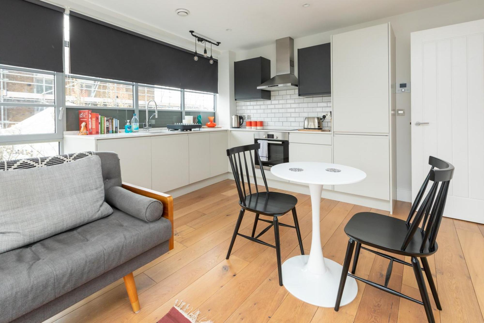 And Bright 1 Bedroom Flat - Peckham Apartment *