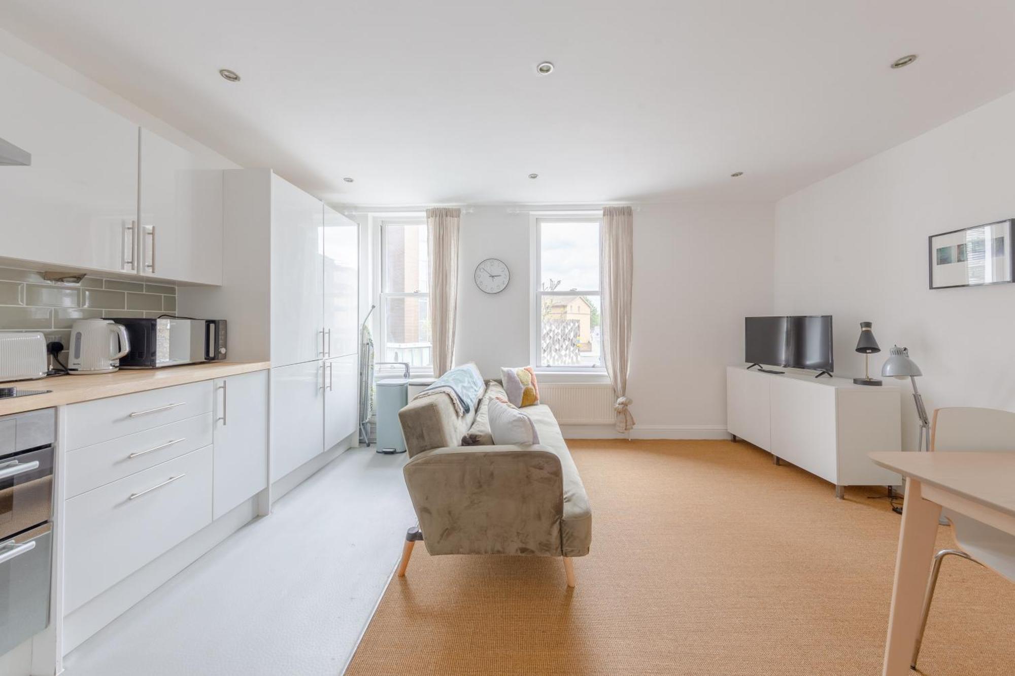 Modern 1bd Flat - 15 Min Walk To Bridge