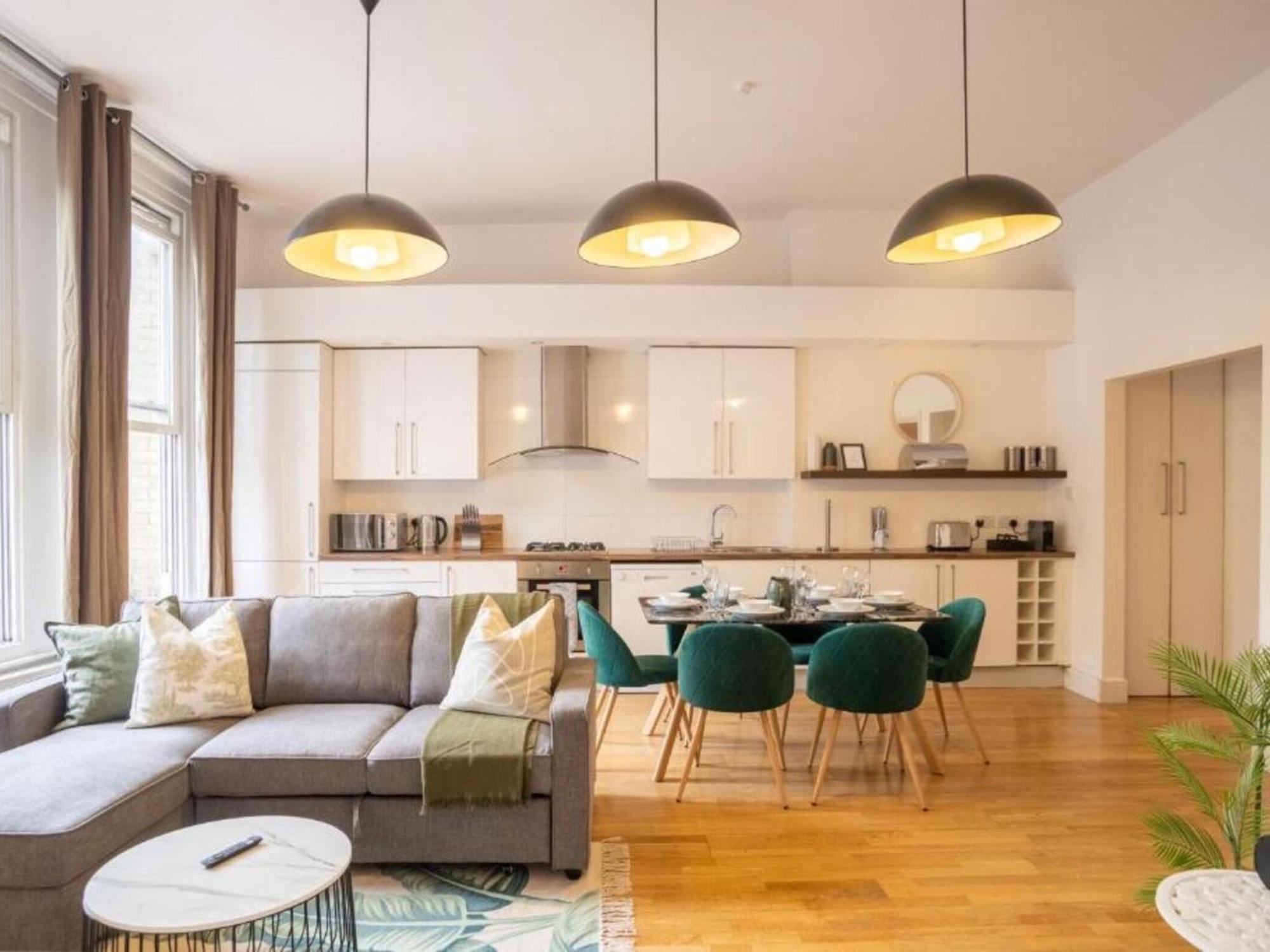 Three Bed With City View Shoreditch Perfect For Business Corporate By Belvilla Apartment London
