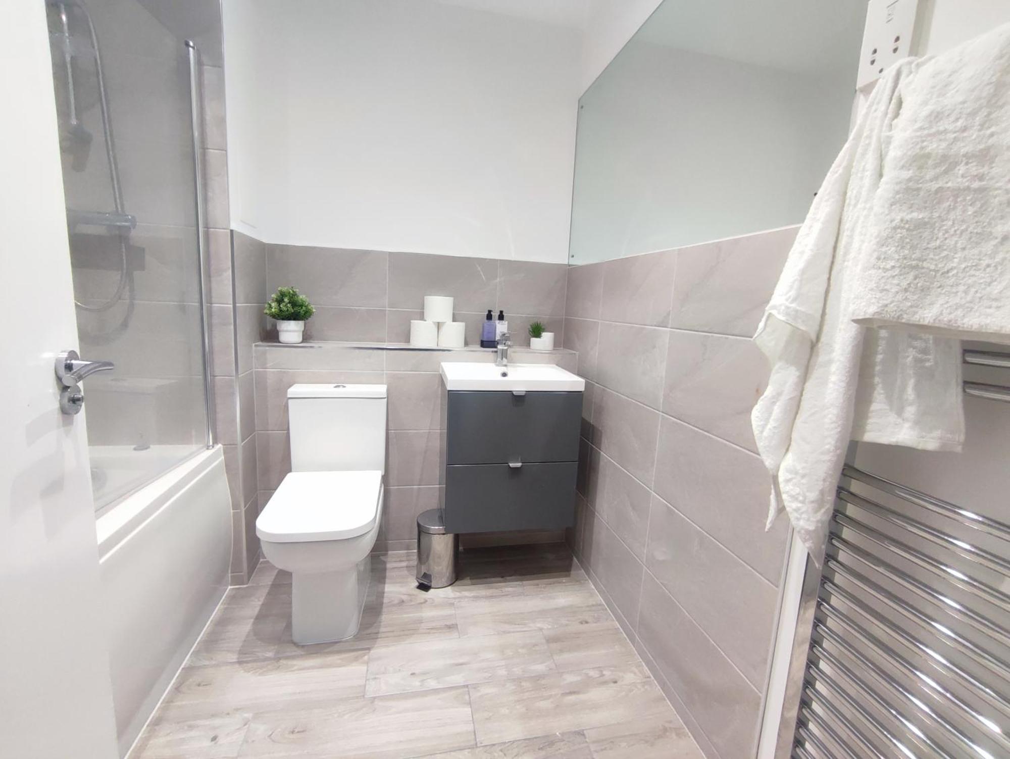 Immaculate 3bed Apt, Close To O2, Excel, Stadium &