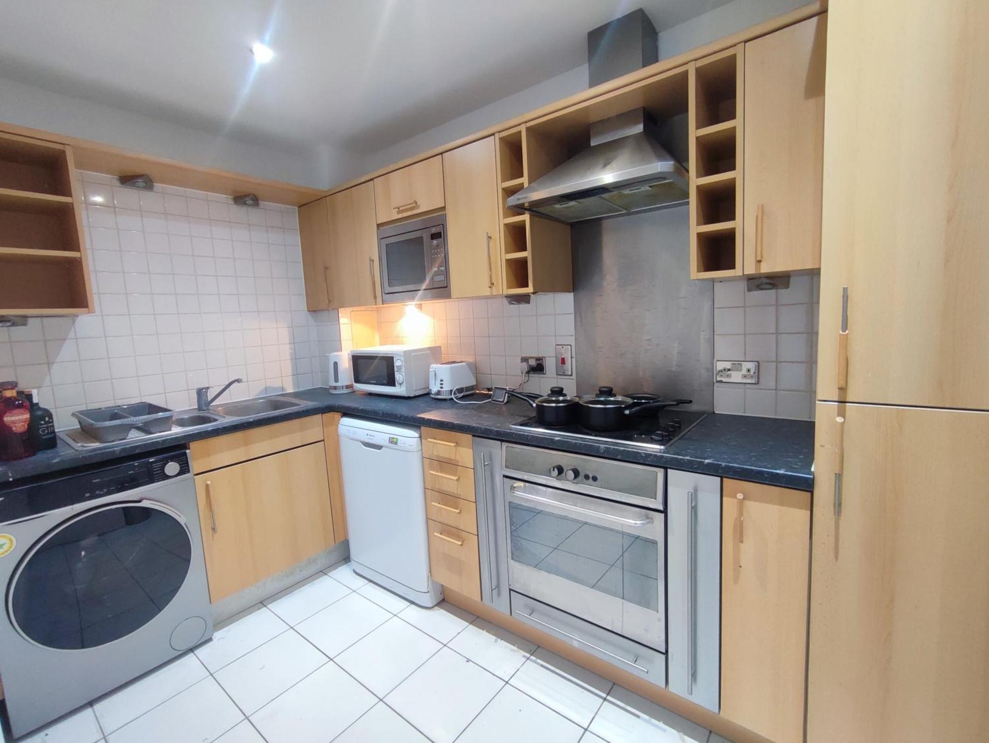 Immaculate 3bed Apt, Close To O2, Excel, Stadium & *