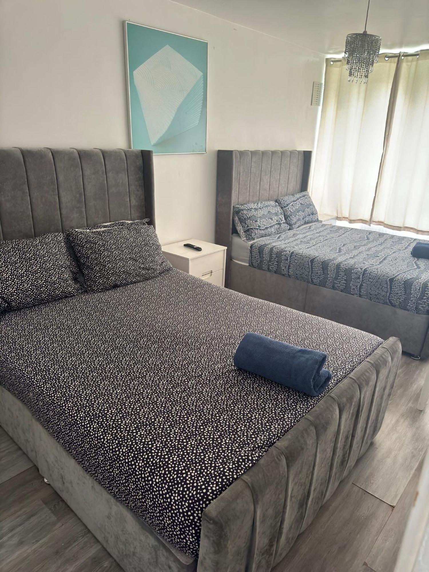 New! Xtra Large 4 Bedroom Up To 12 Guests Apartment *
