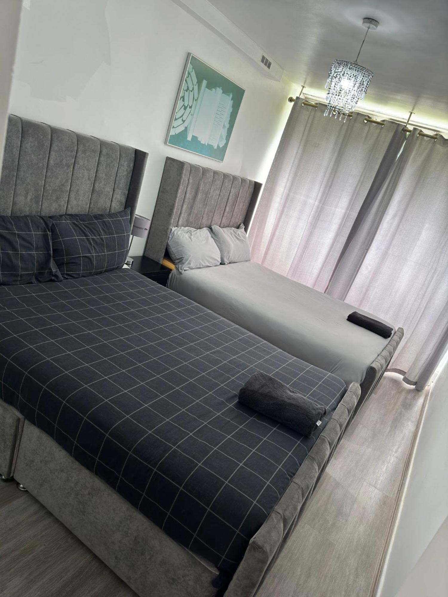 New! Xtra Large 4 Bedroom Up To 12 Guests Apartment *