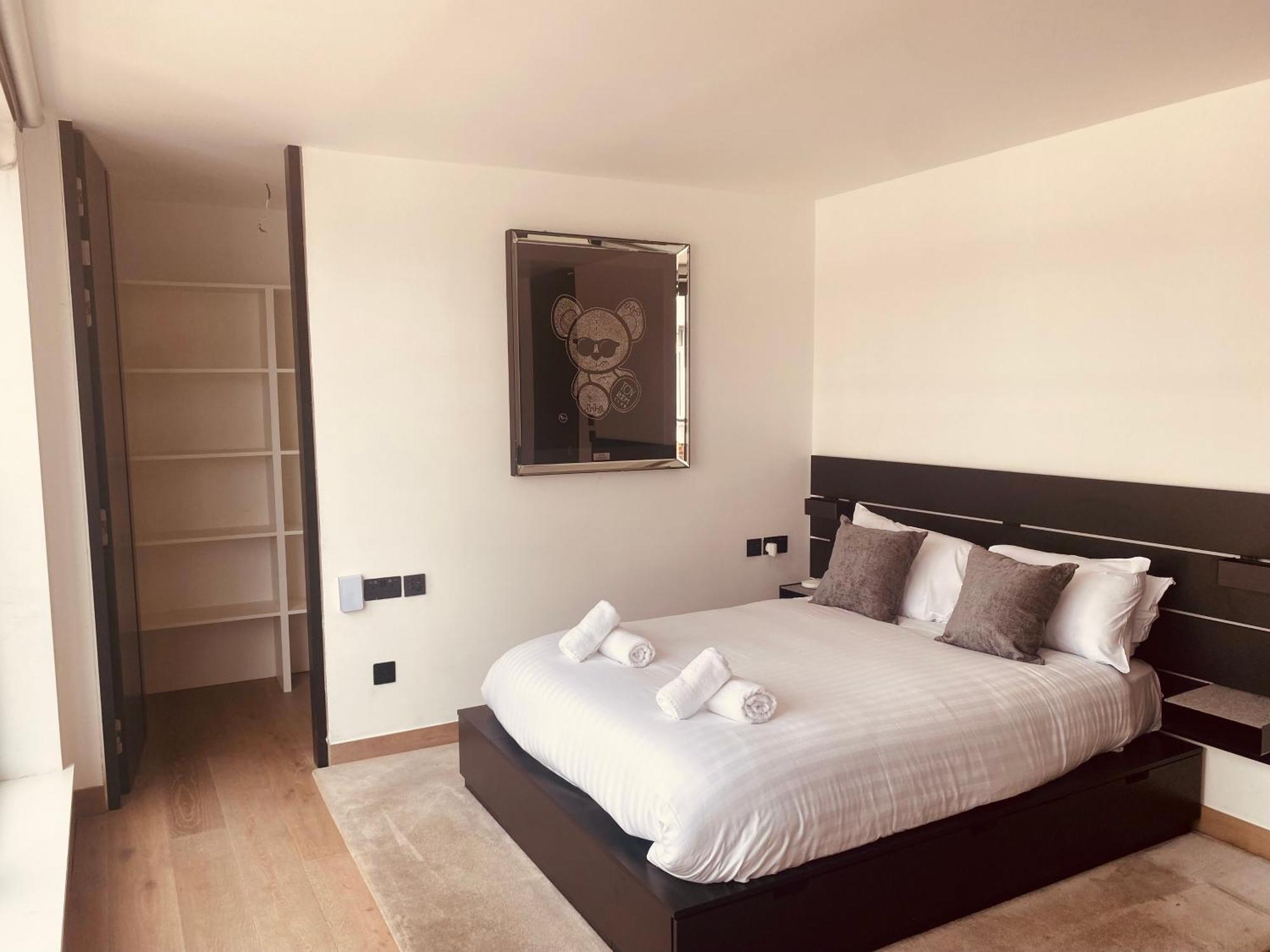 Shoreditch 3 Bed 2 Bath Large Terrace & Park View * London