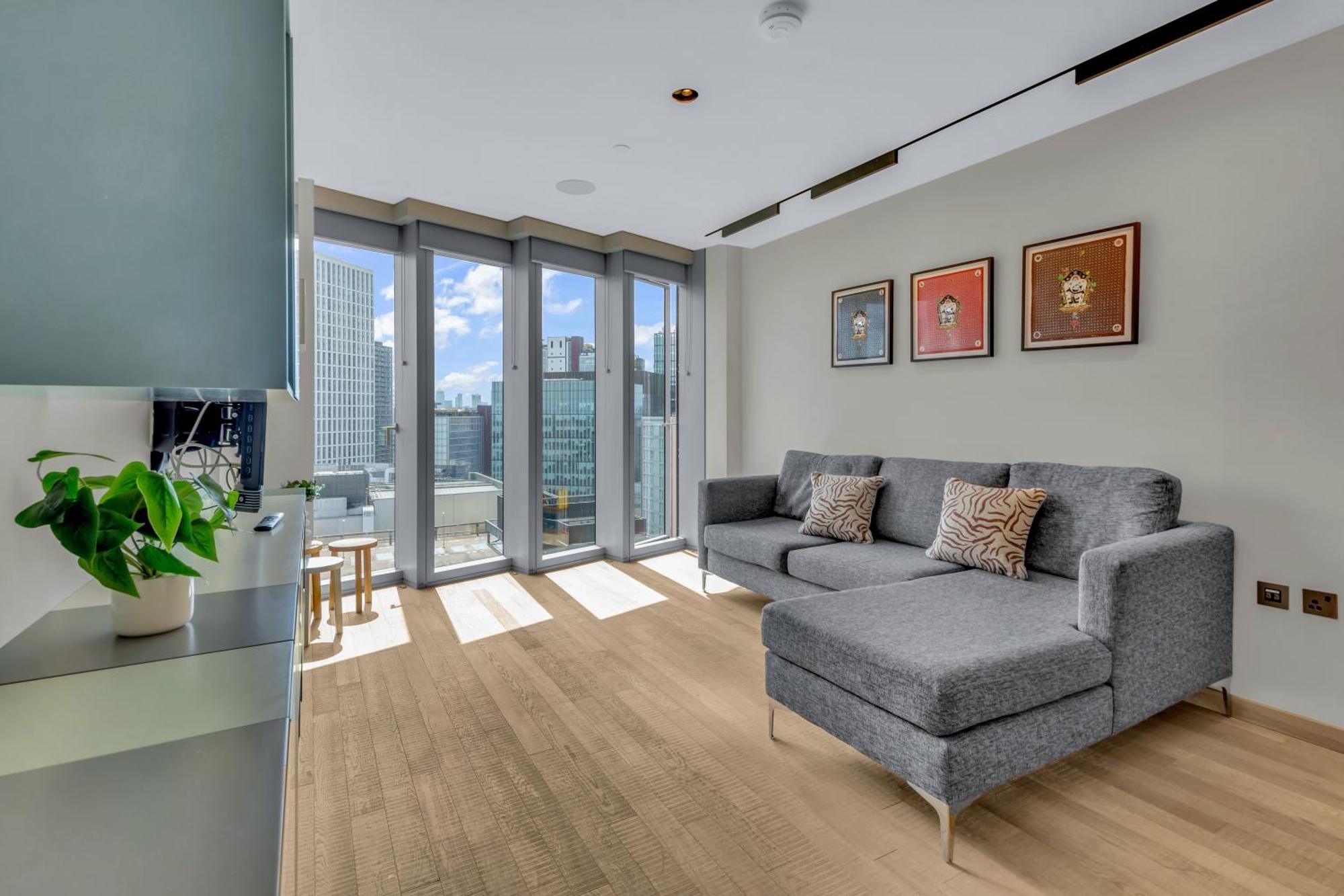 Mysquare One Bedroom Serviced In Stratford Apartment *