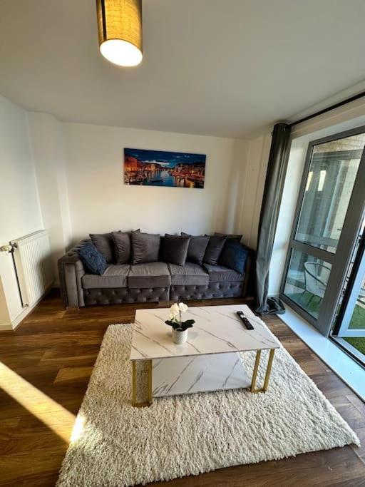 Stylish Zone 2 * London