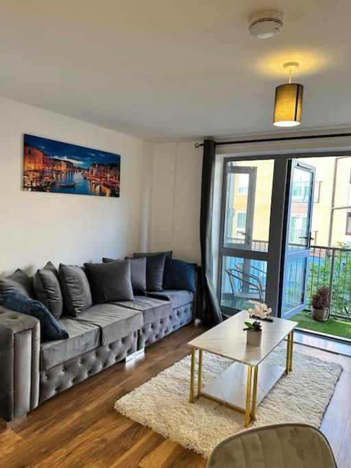 Stylish Zone 2 Apartment