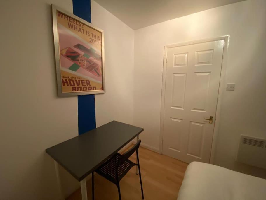 Apartment ✰free Private Parking✰80s Retro 1bedroom Serviced Canary Wharf Perfect For Families Business & Leisure Guests
