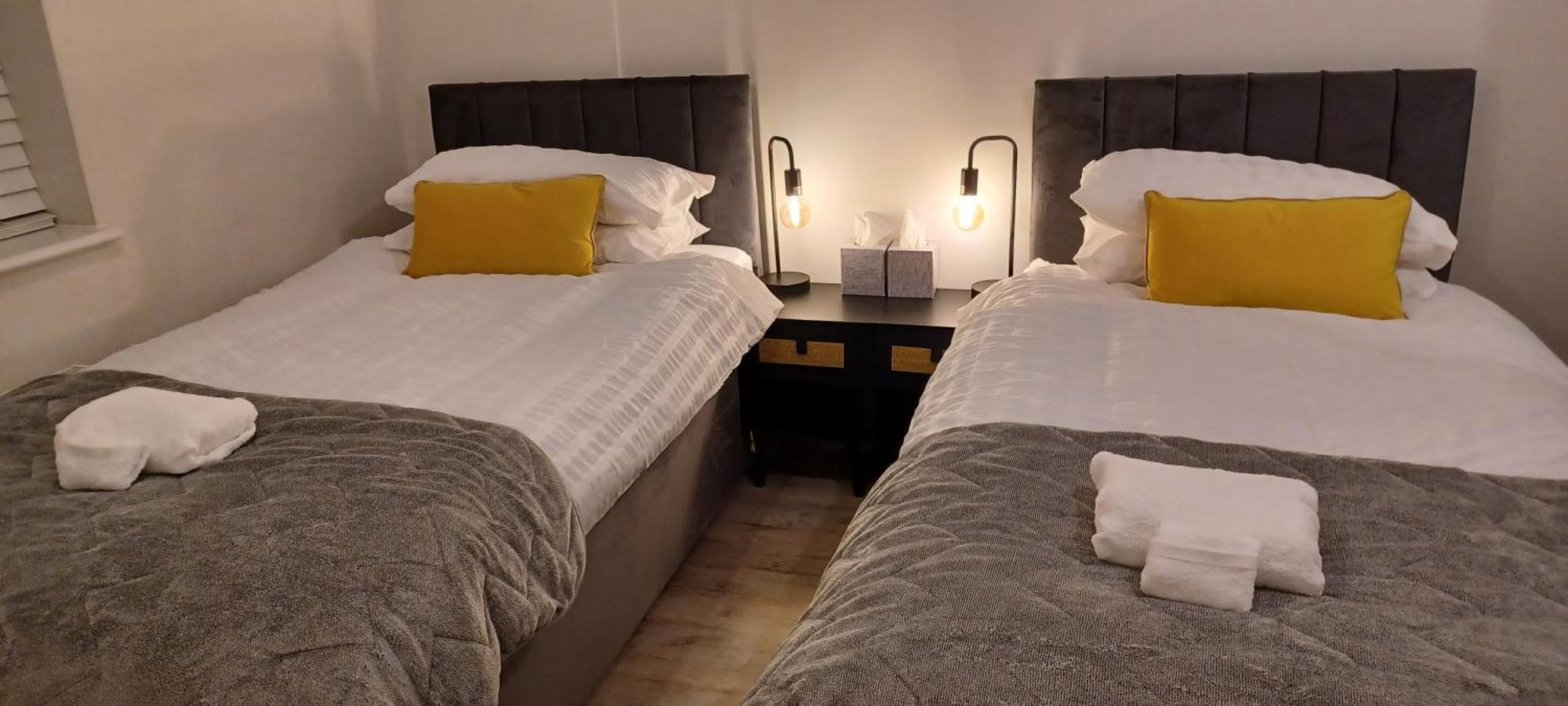 The Quarters - Pioneer * Londres