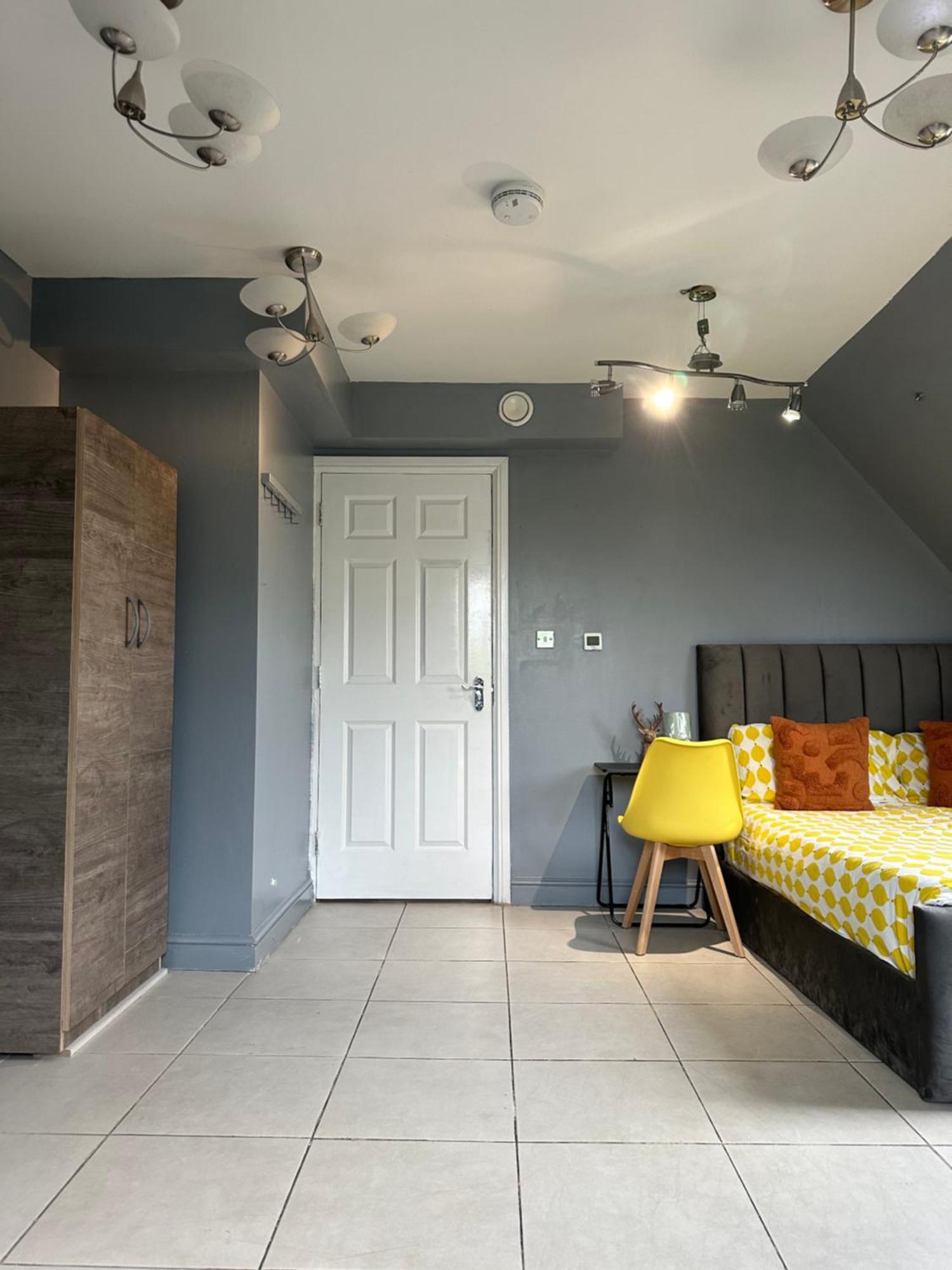 Homestay Luxury In Rooftop Penthouse In Central London, Shared Flat *