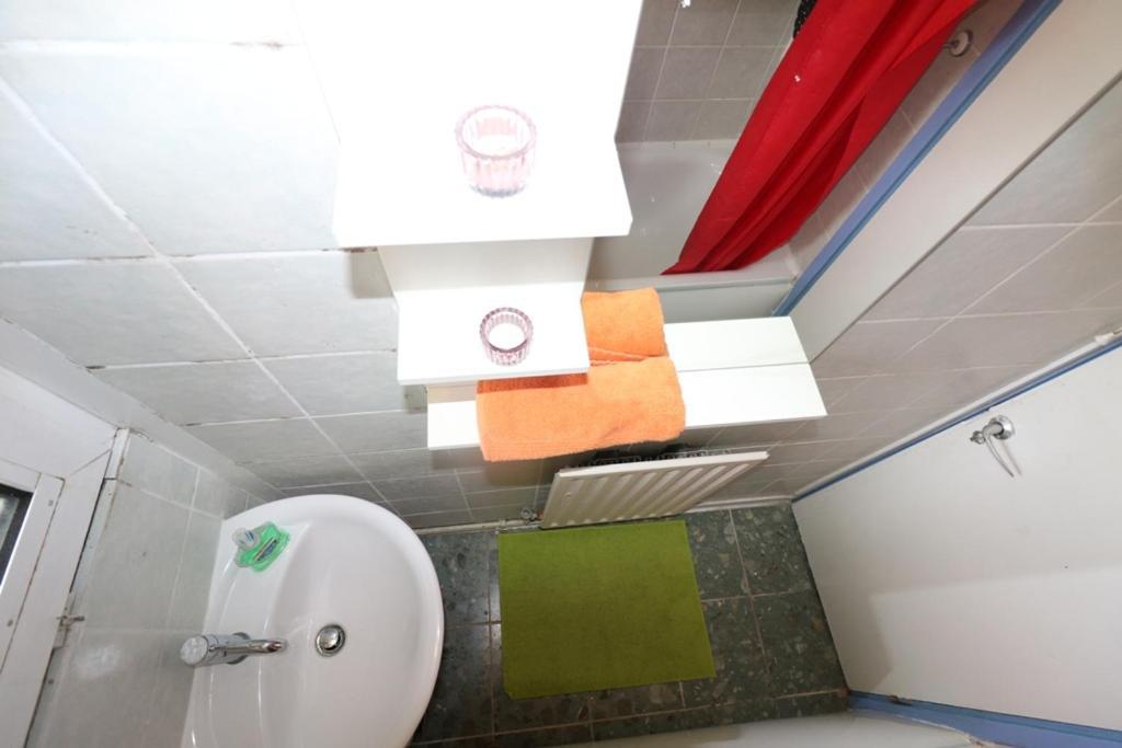 Apartment Cosy 3 Bed Apt, Old Truman Brewery! Brick Lane, London, E1