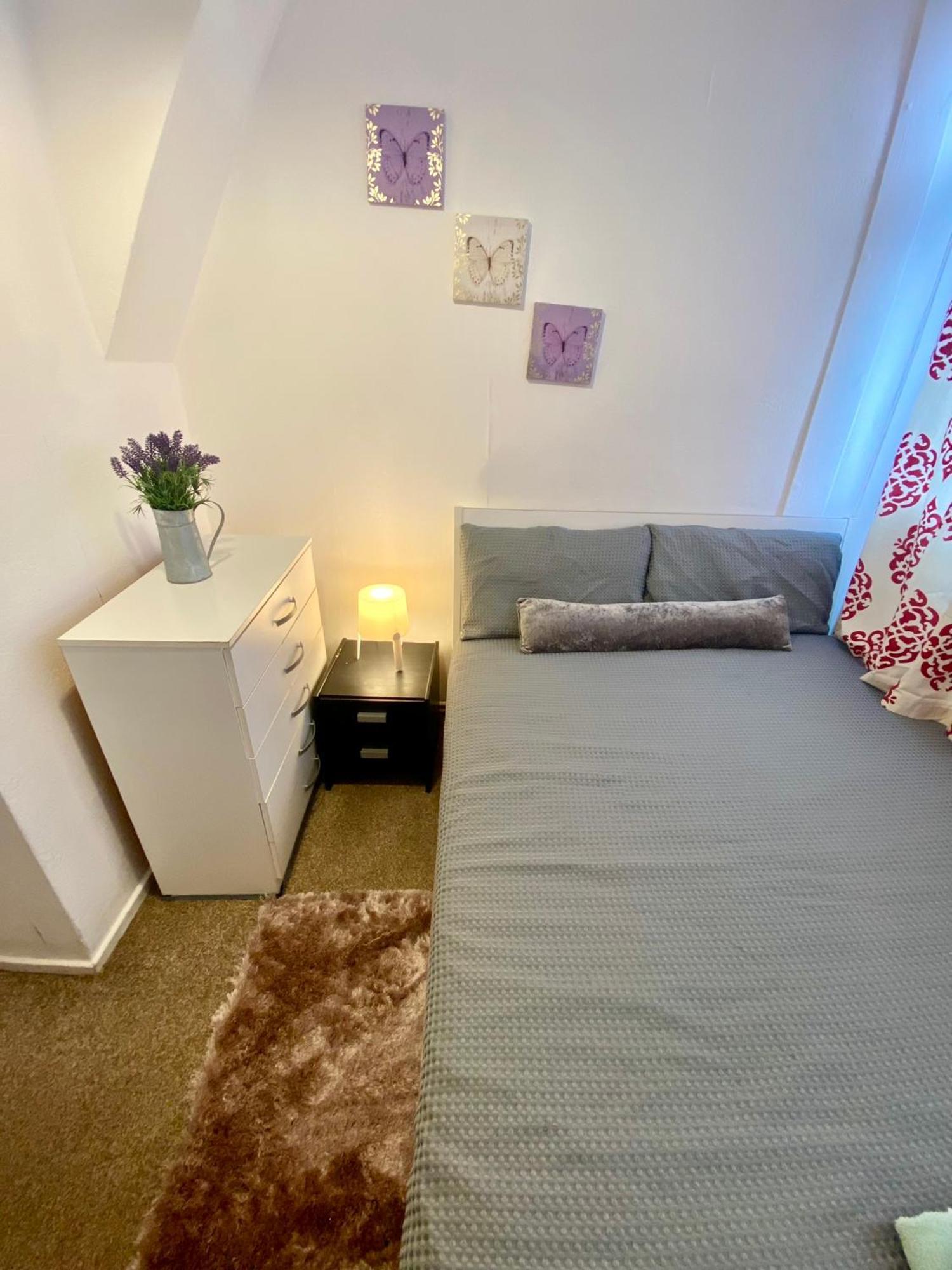 Cosy 3 Bed Apt, Old Truman Brewery! Brick Lane, London, E1 London