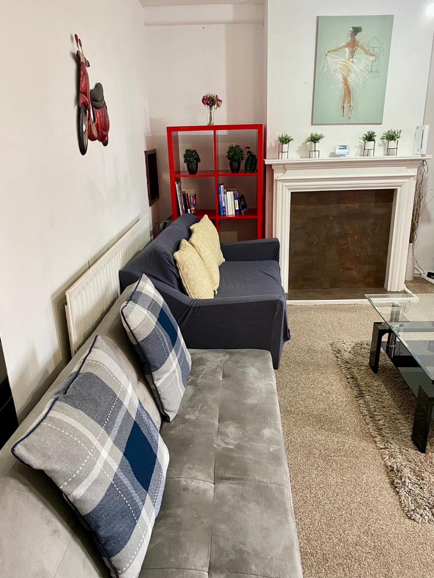 Apartment Cosy 3 Bed Apt, Old Truman Brewery! Brick Lane, London, E1 *