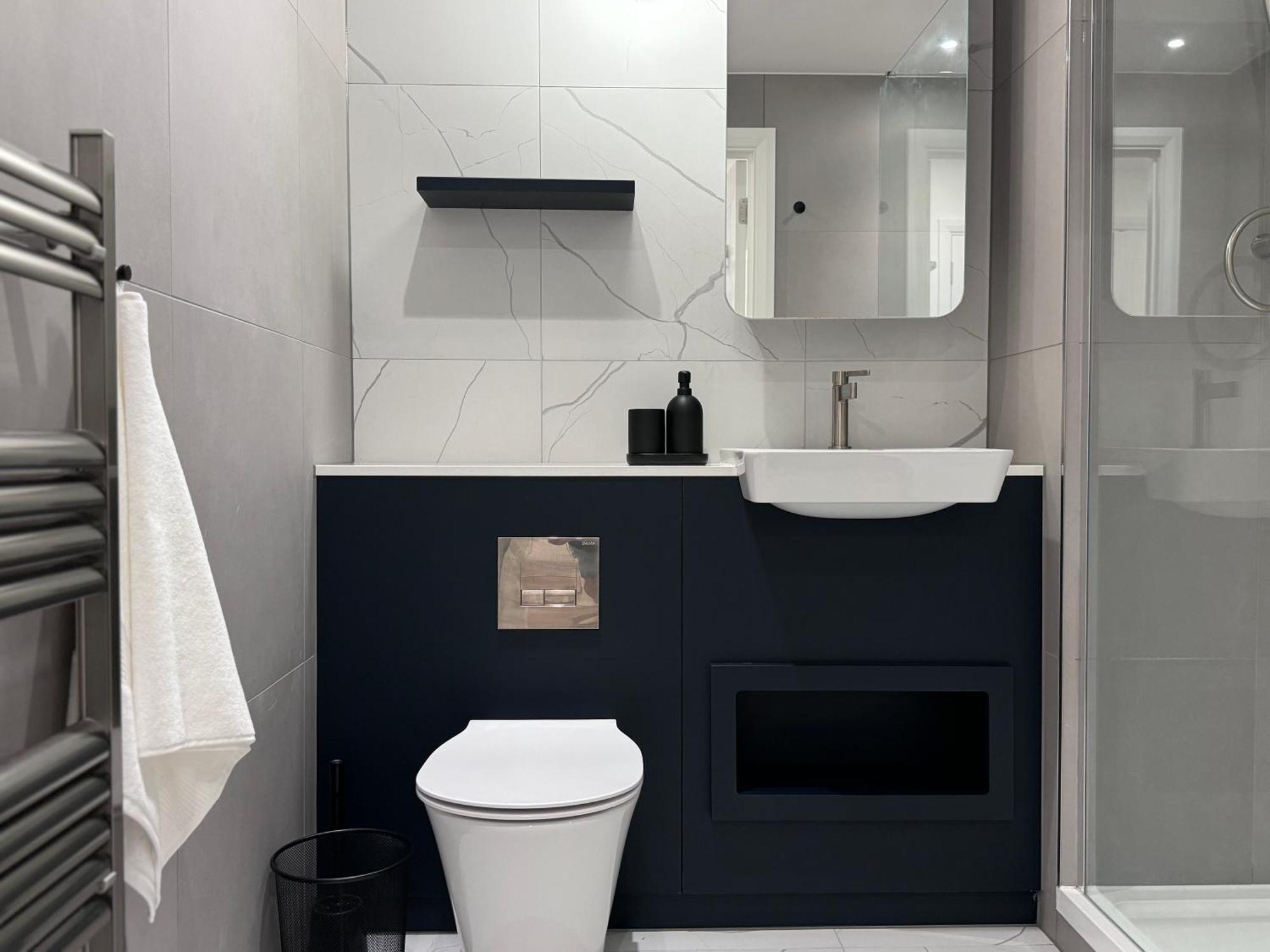 Modern Gem Near Excel & O2 Arena Balcony!