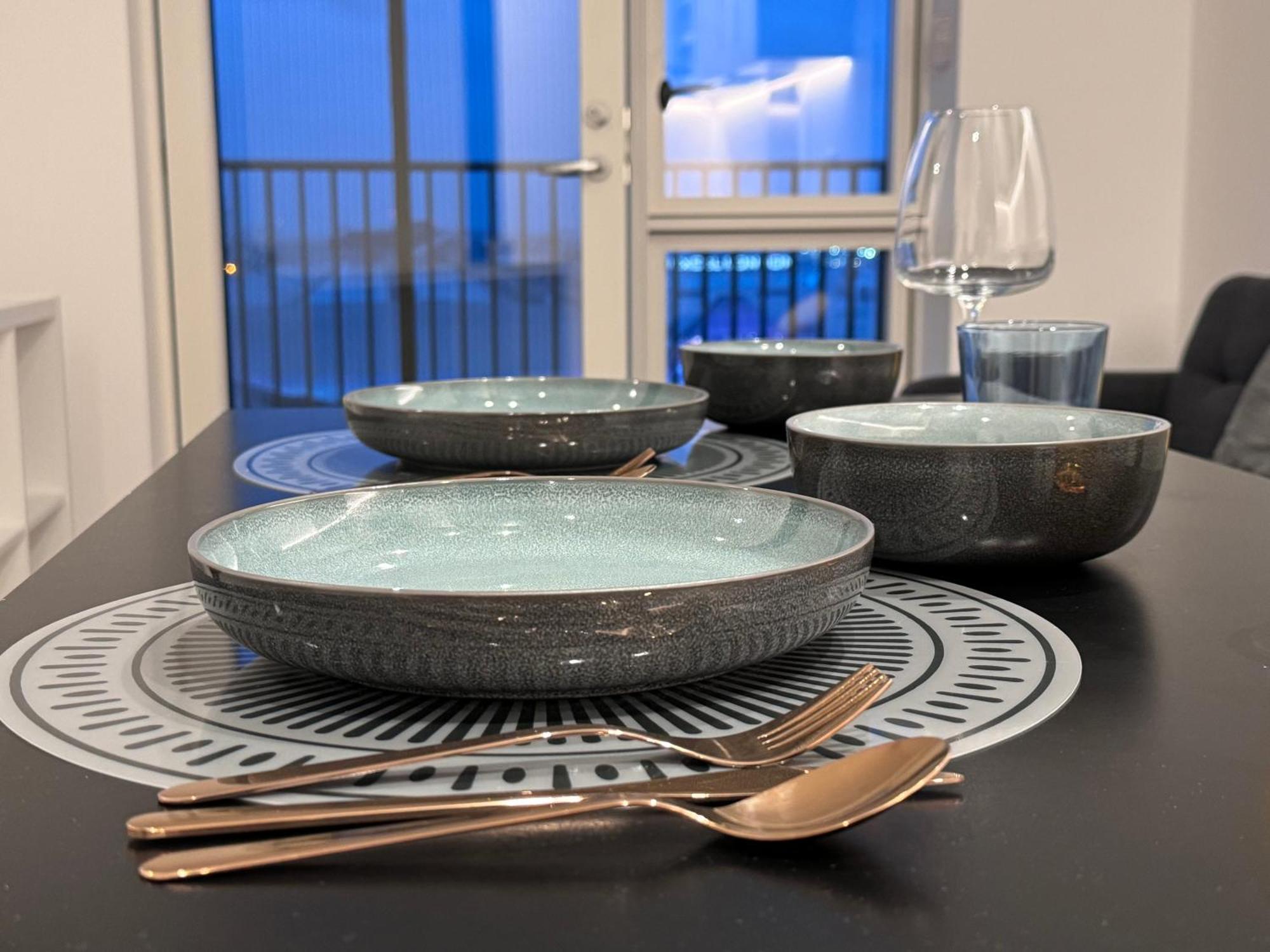 Apartment Modern Gem Near Excel & O2 Arena Balcony! London