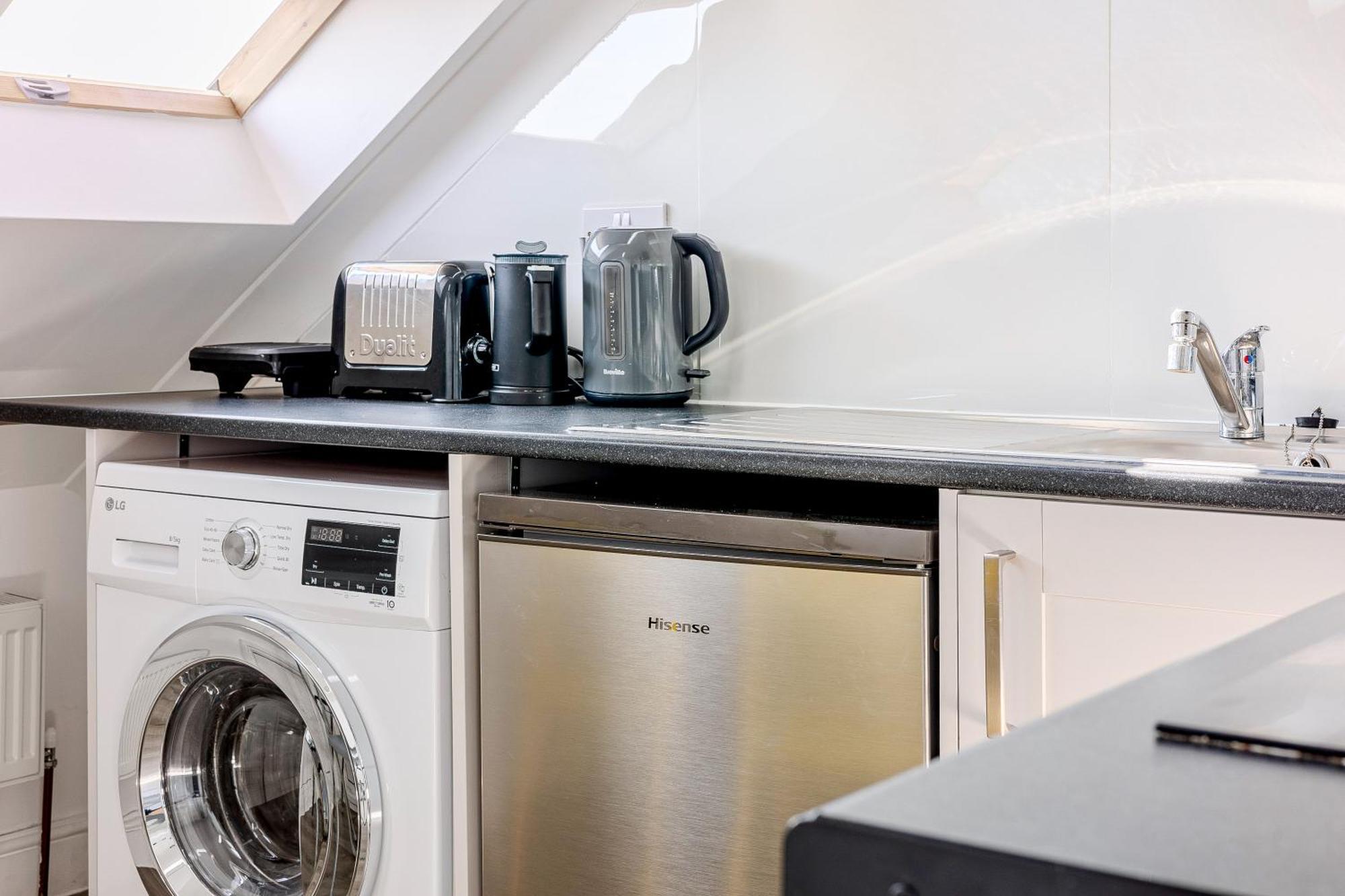 Bright 2br Flat, Forest Gate, East