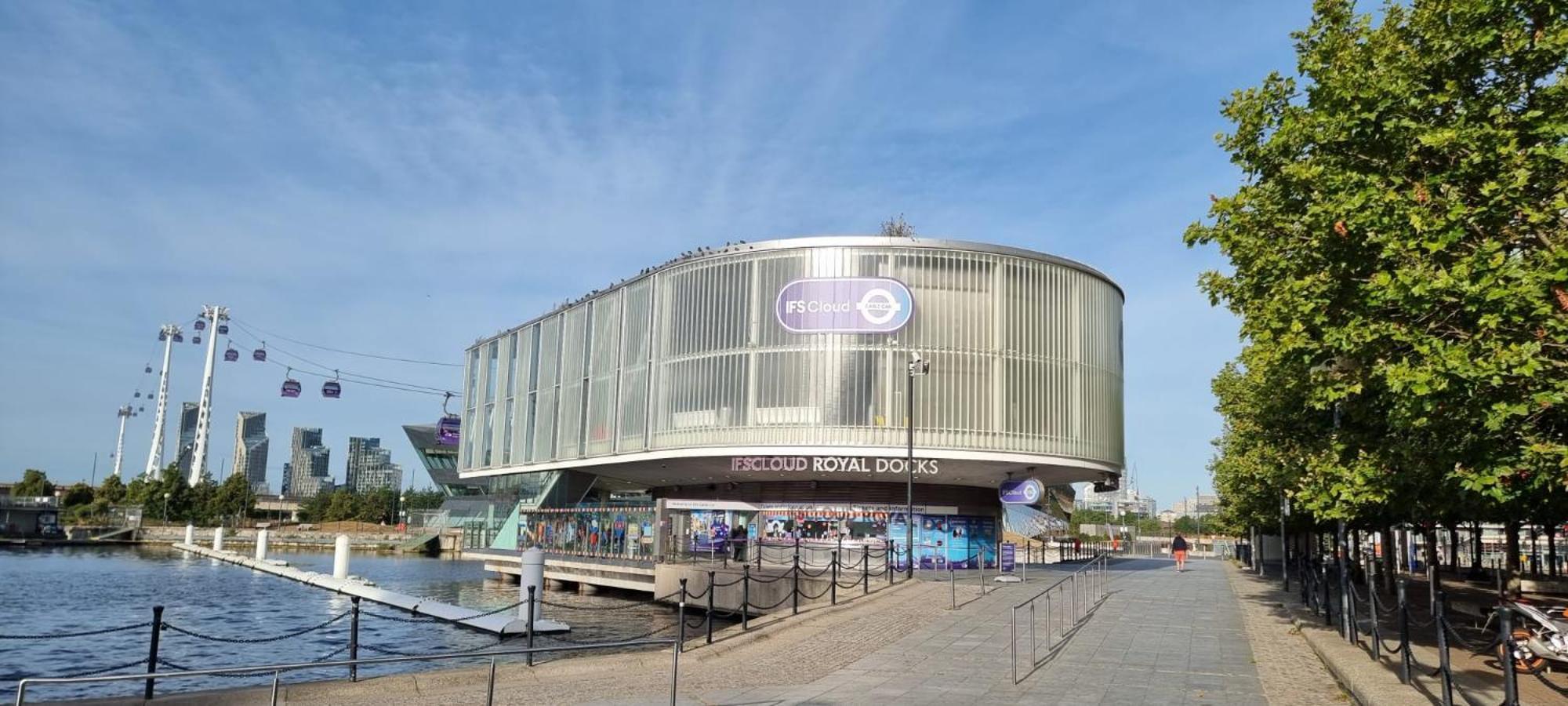Serviced - Exel & O2 & Canning Town - Away From London