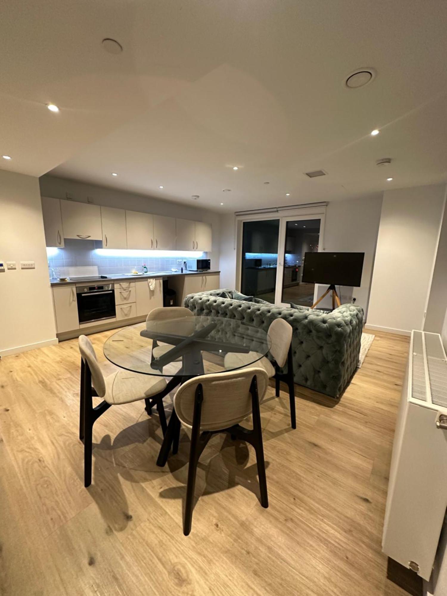 Harbor View Haven Apartment London