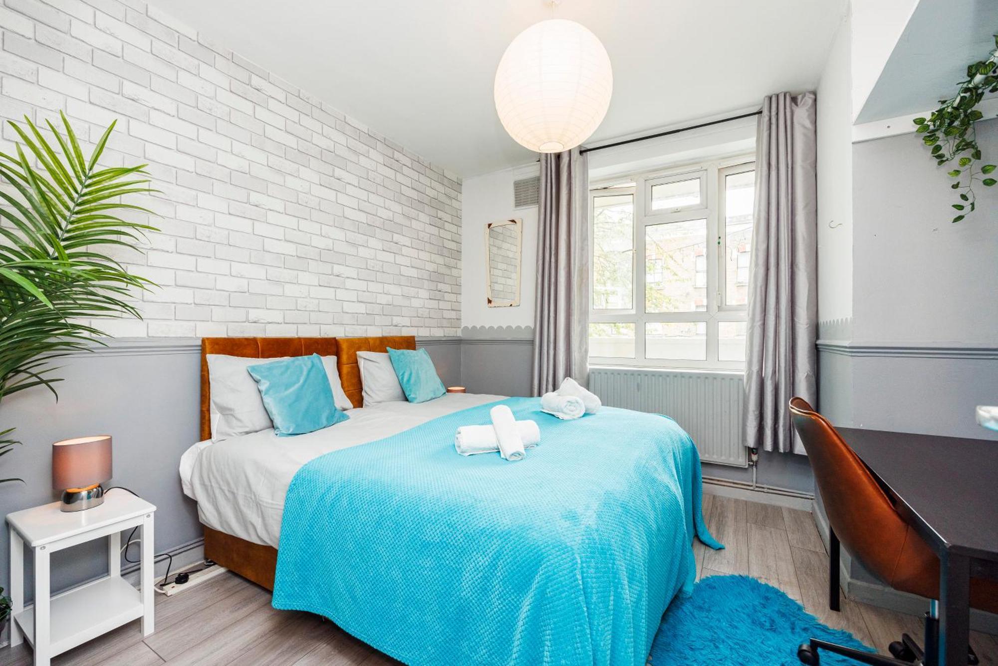 Apartamento Spacious 2-bedroom With Terrace, Garden Views & Free Wifi Near Olympic Stadium *