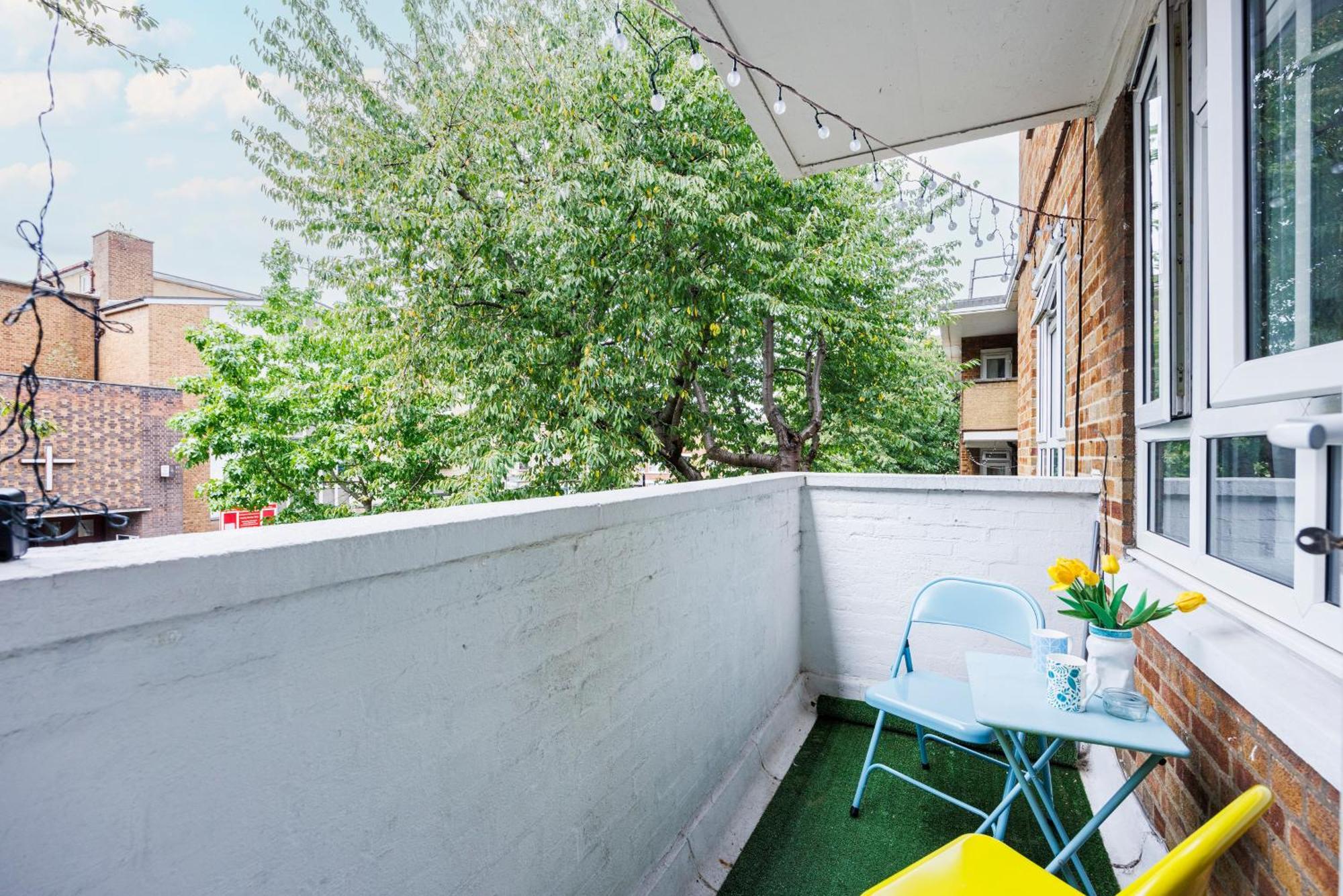 Spacious 2-bedroom With Terrace, Garden Views & Free Wifi Near Olympic Stadium Apartamento