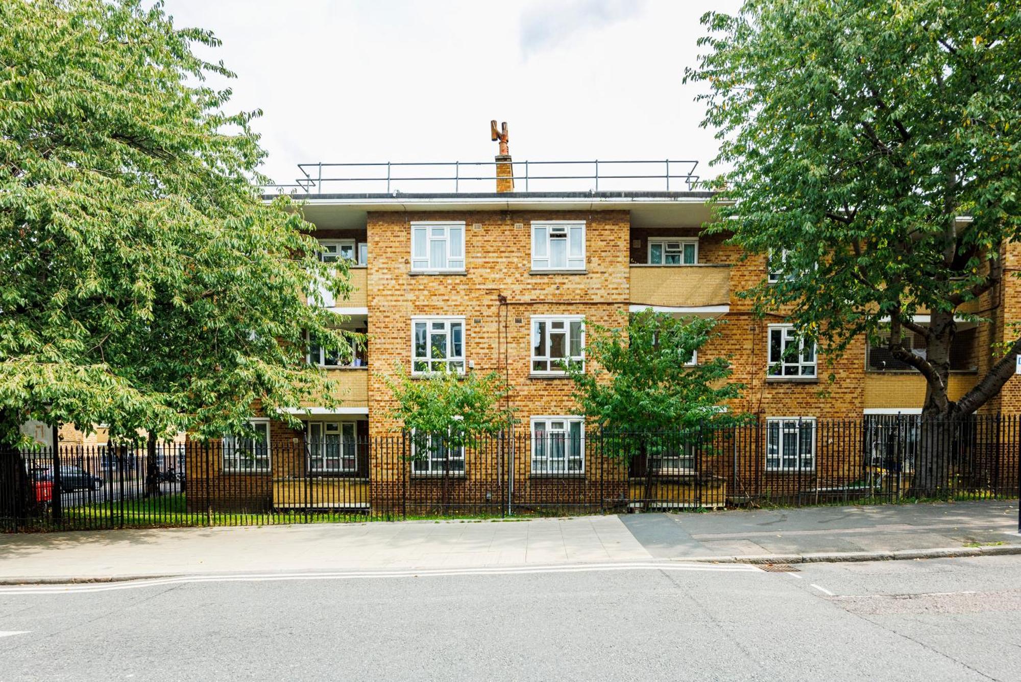 Spacious 2-bedroom With Terrace, Garden Views & Free Wifi Near Olympic Stadium Londres