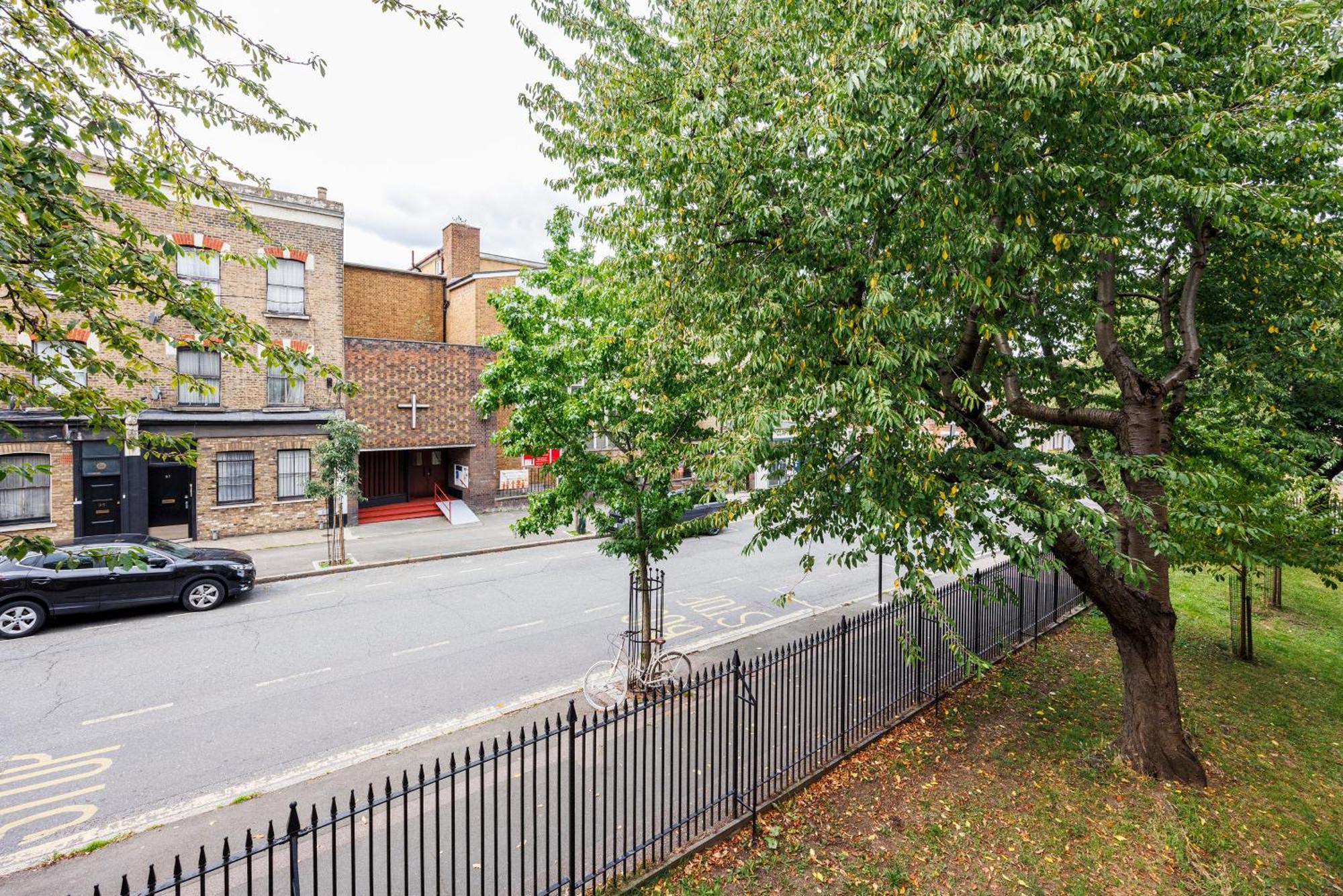 Apartamento Spacious 2-bedroom With Terrace, Garden Views & Free Wifi Near Olympic Stadium