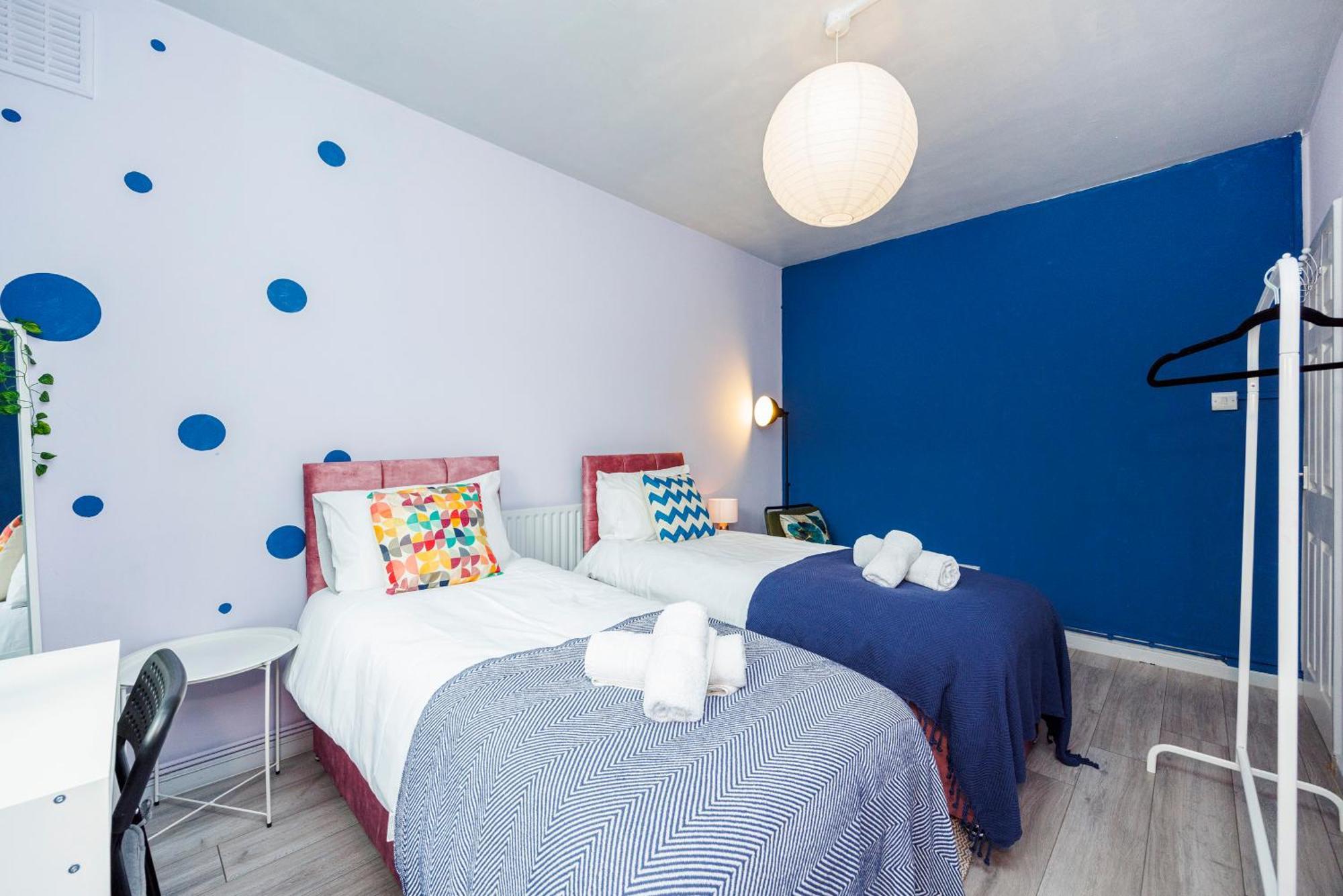 Spacious 2-bedroom With Terrace, Garden Views & Free Wifi Near Olympic Stadium Apartamento *