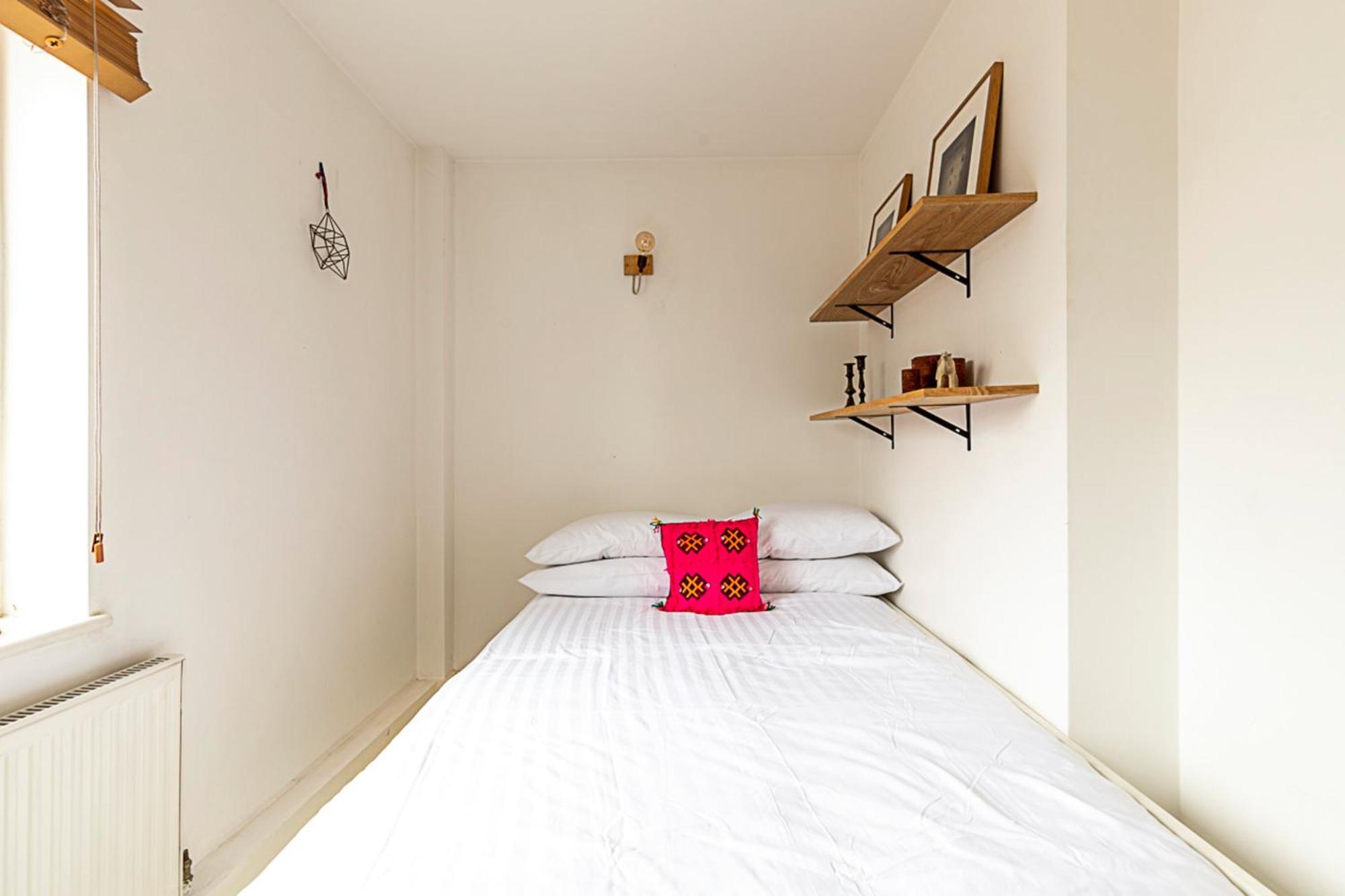 Tranquil 2 Bedroom In East Apartment