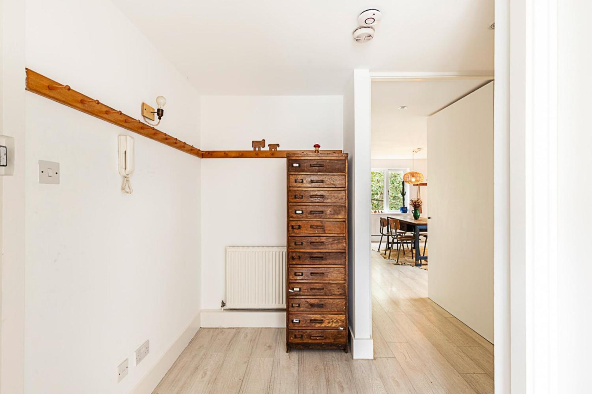 Tranquil 2 Bedroom In East Apartment London