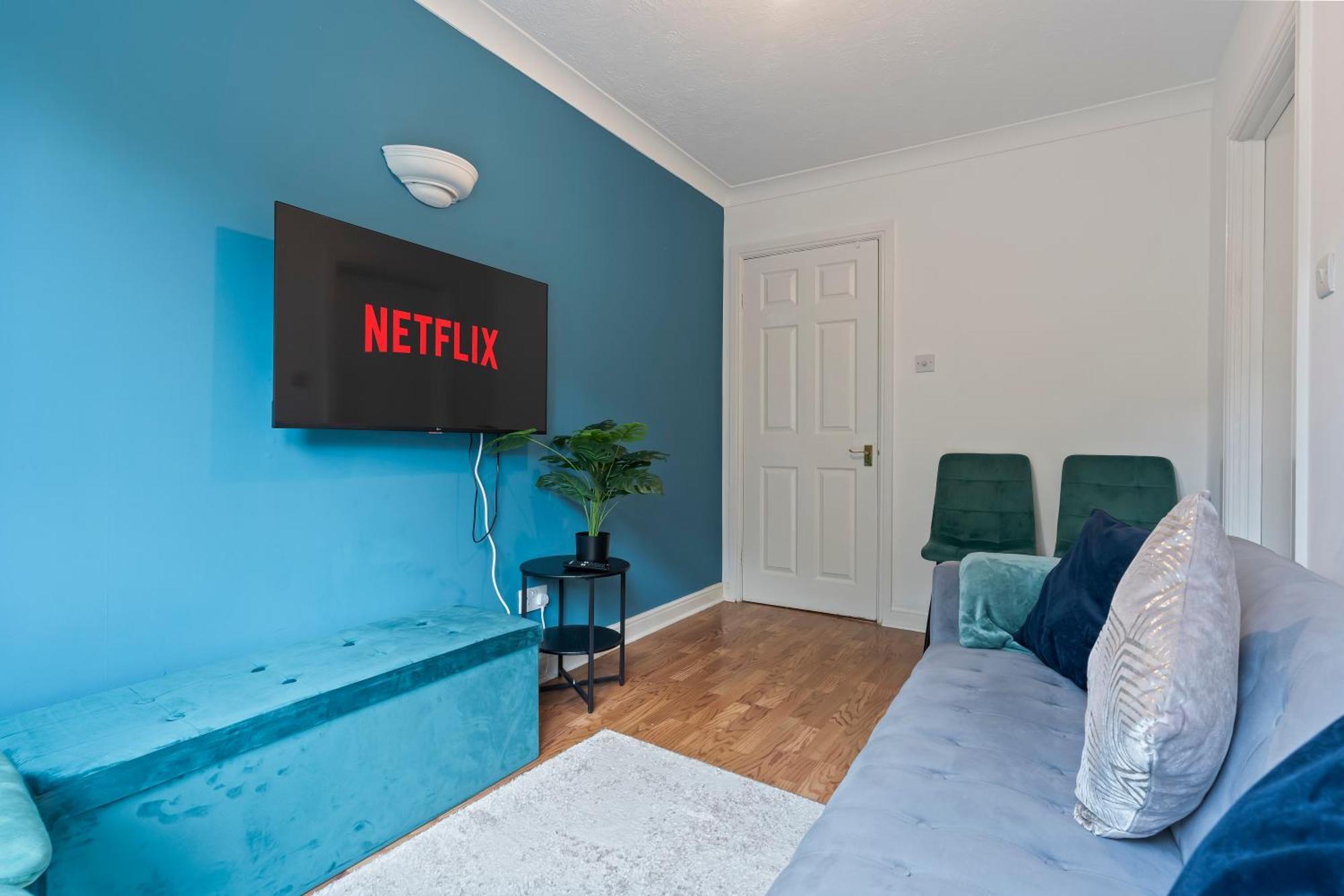 Lovely 4Br House In The City With Parking Holiday home London