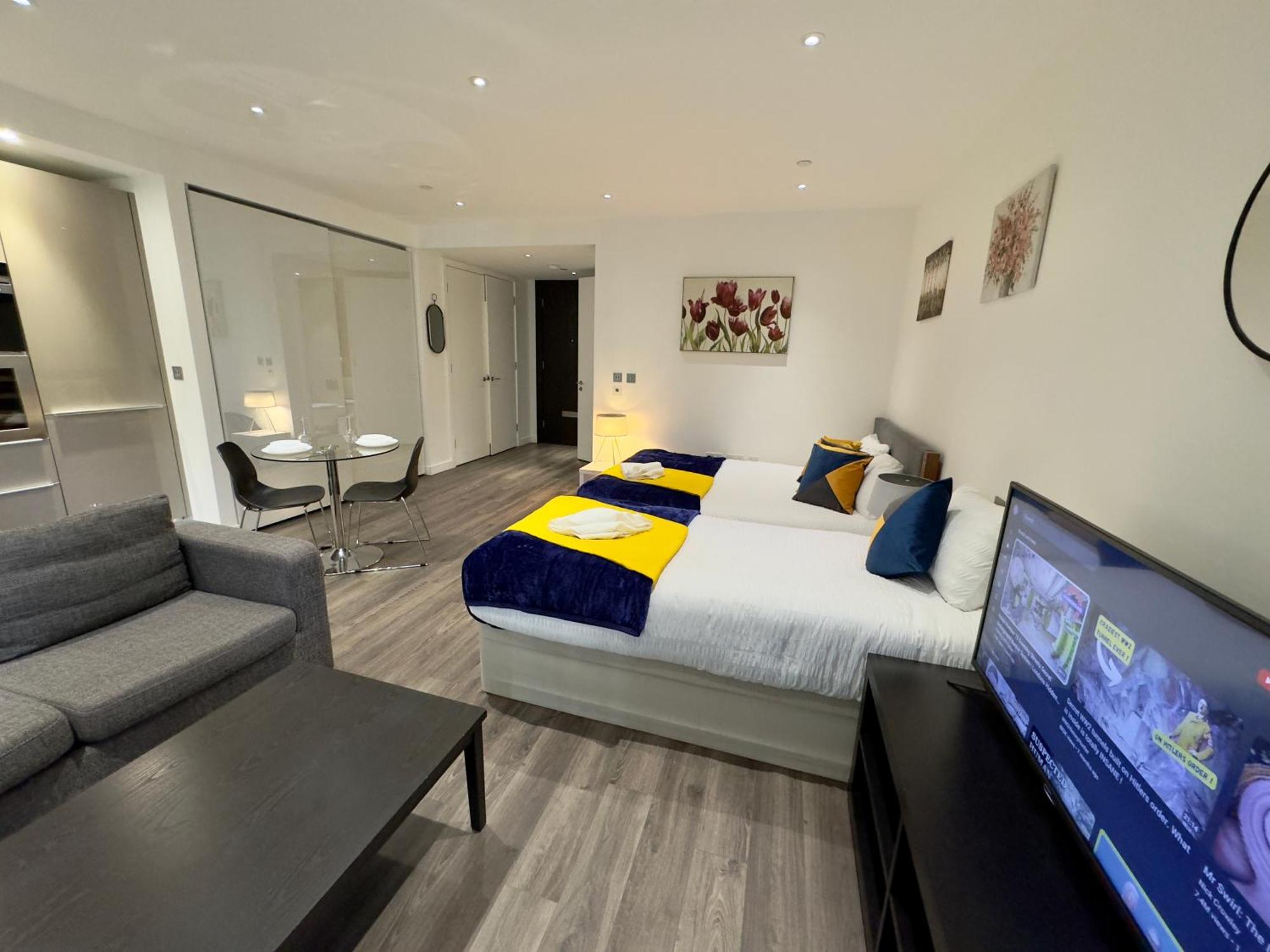 Modern Close To Tower Bridge, Sky Garden, Train And Much London