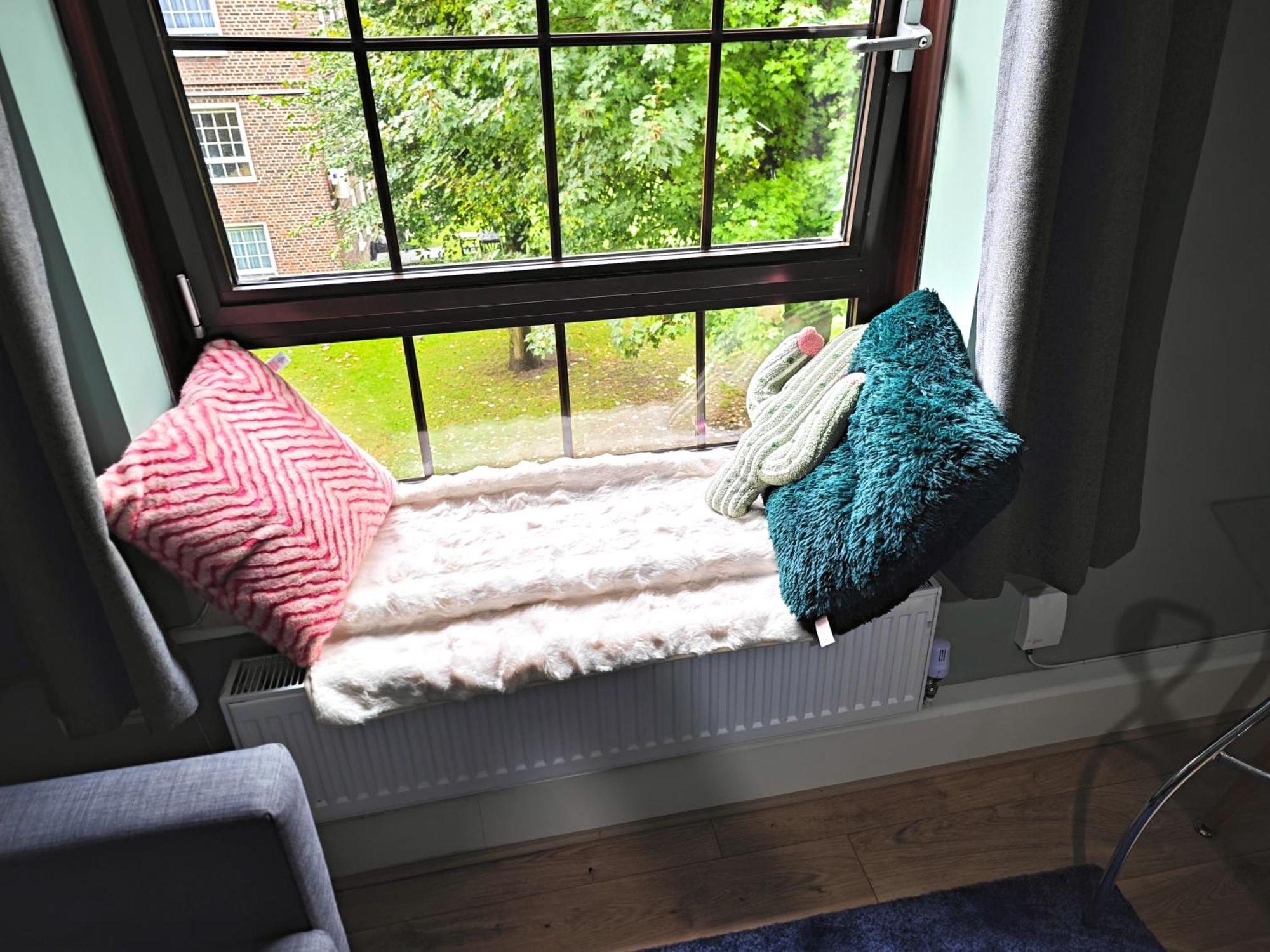 2 Bedroom Flat In - Old St - Zone 1 *