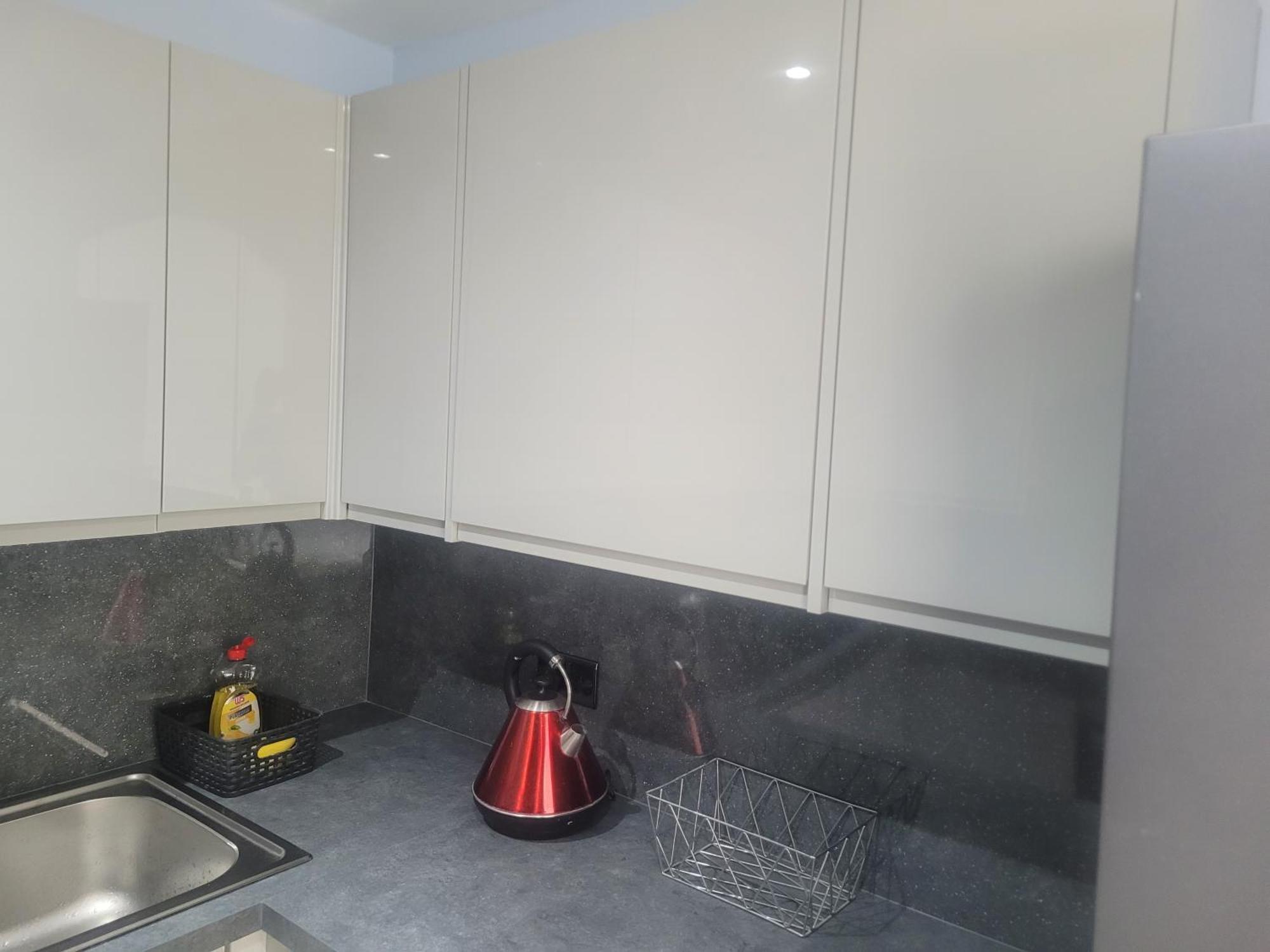 Hospedagem domiciliar Private Rm In A 2 Bed Near 4 Train Stations Londres