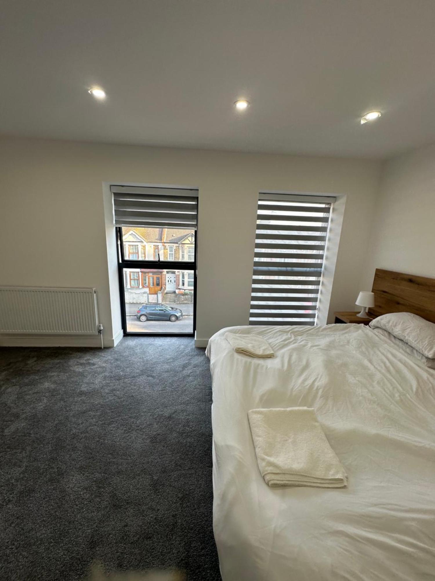 Ah Livings Apartment London