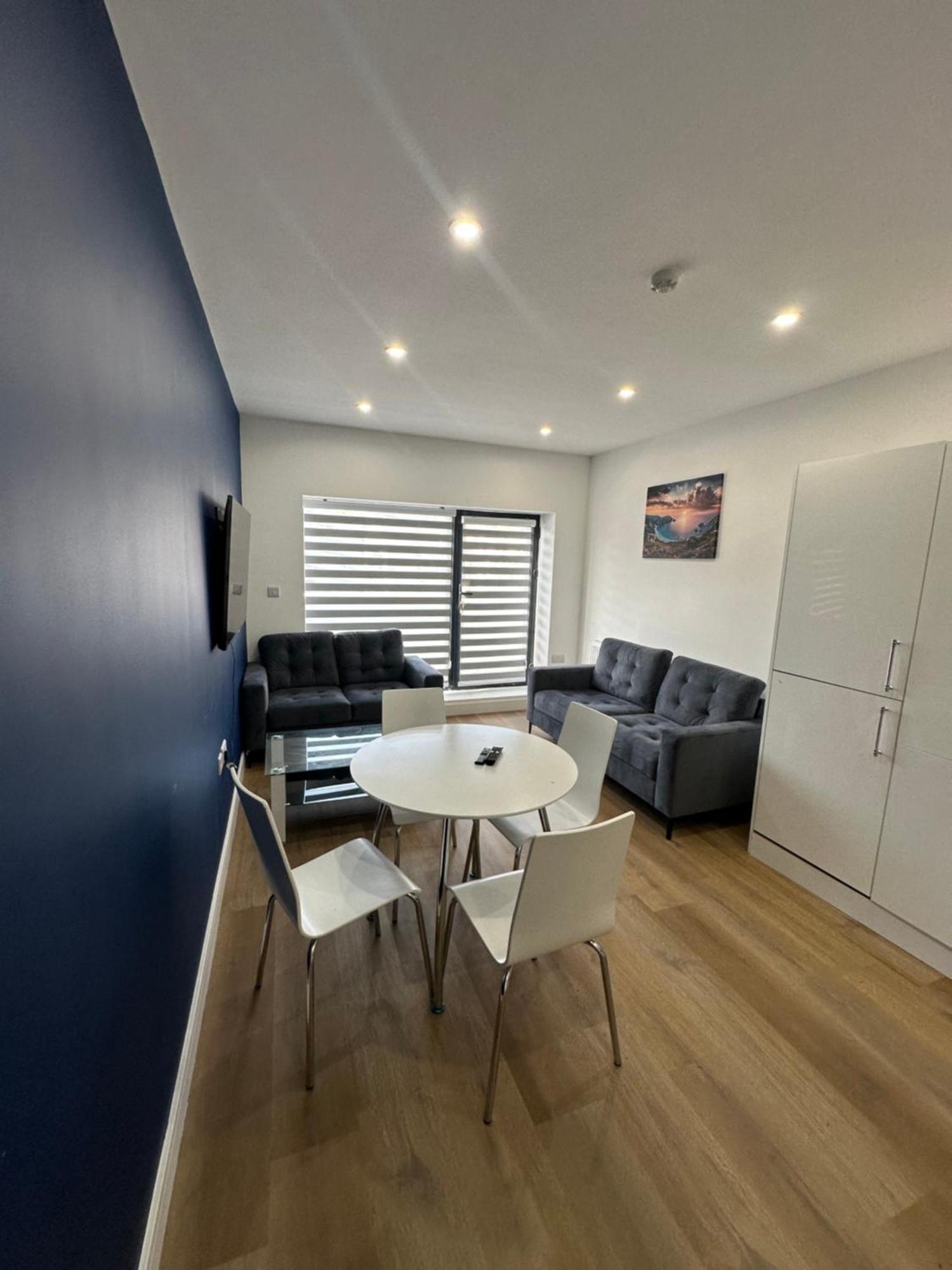 Ah Livings Apartment London