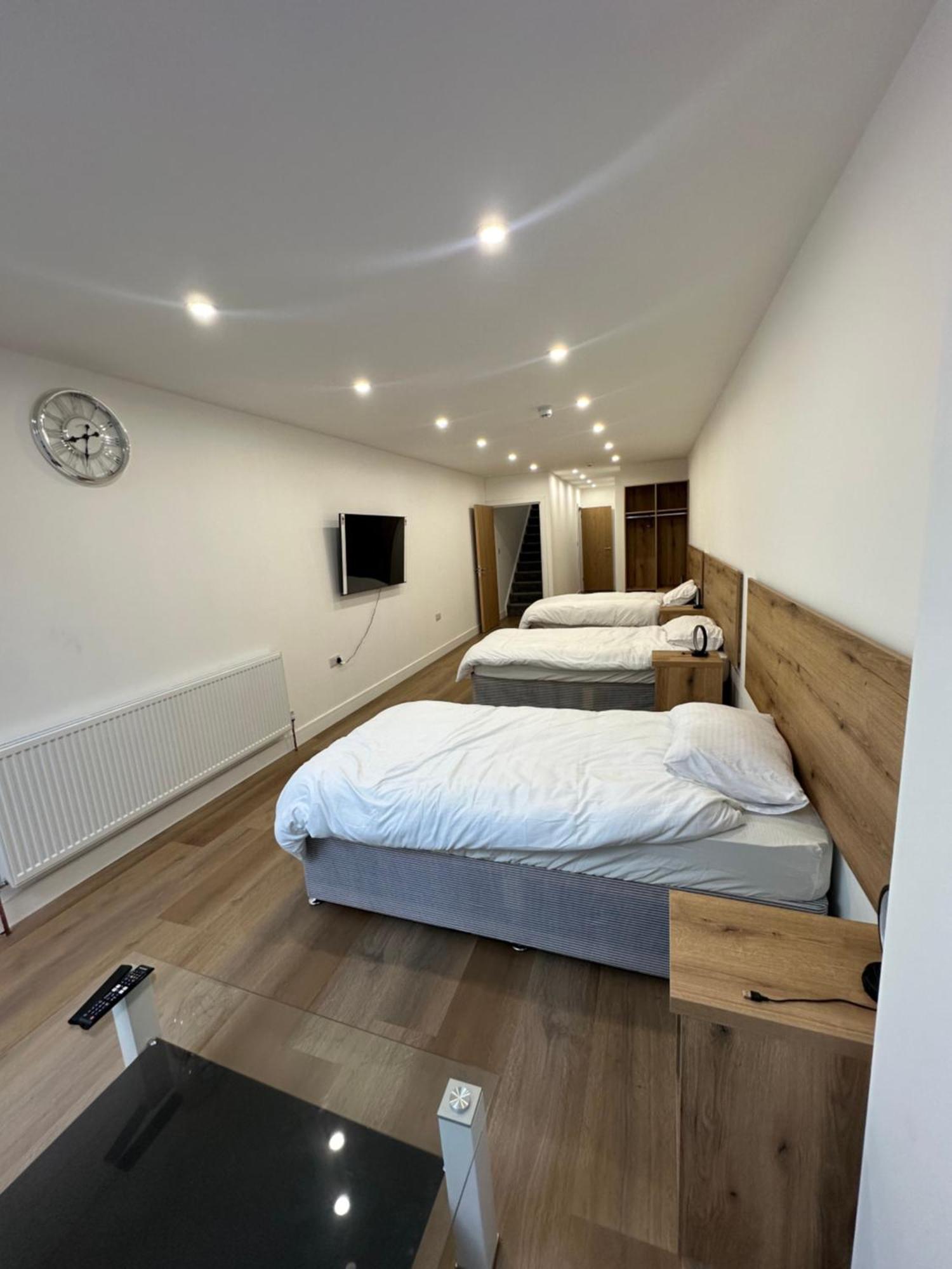 Ah Livings Apartment London