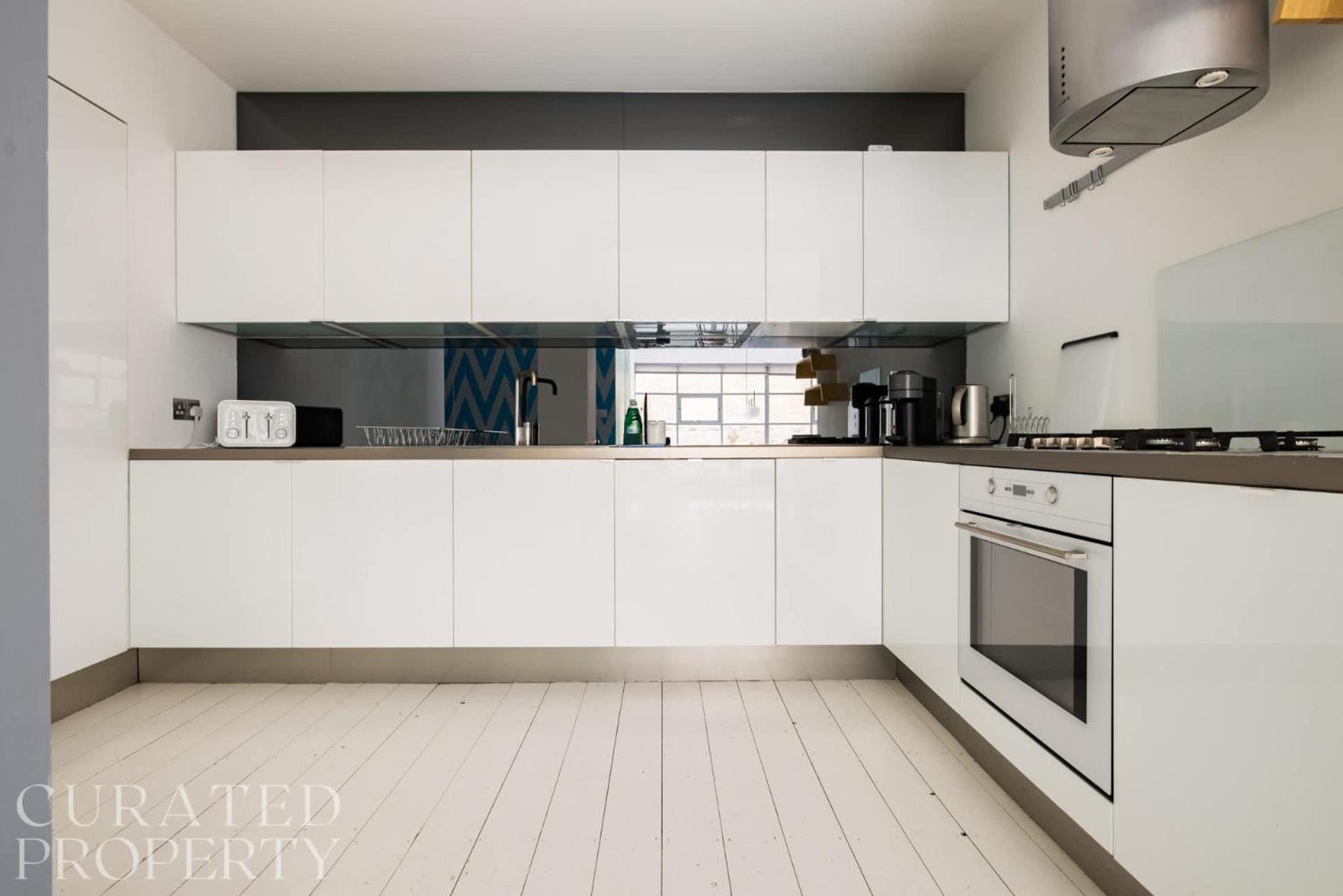 Spacious & Bright Loft - Shoreditch Apartment London